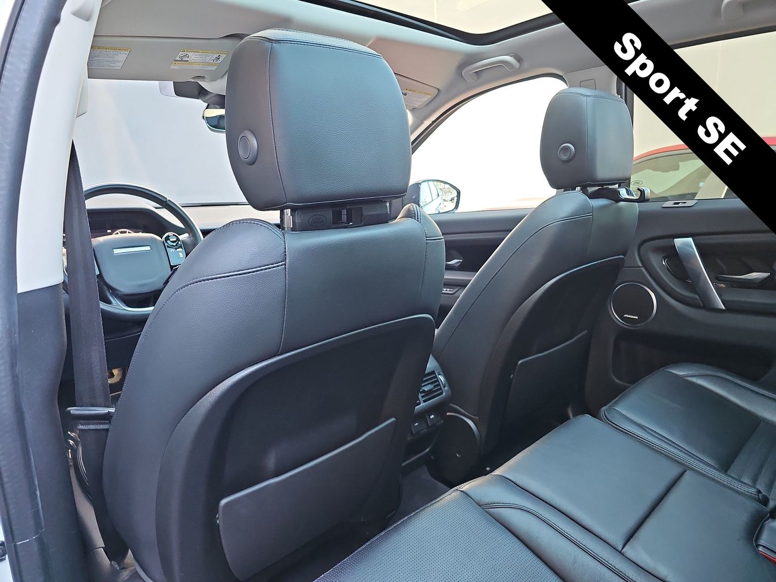 Thumbnail: 2020 Land Rover Discovery Sport - 16