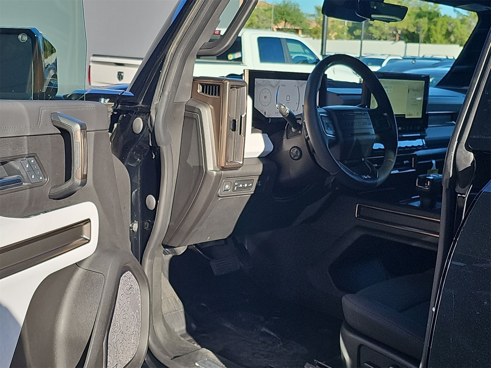 Thumbnail: 2025 GMC Hummer EV - 10