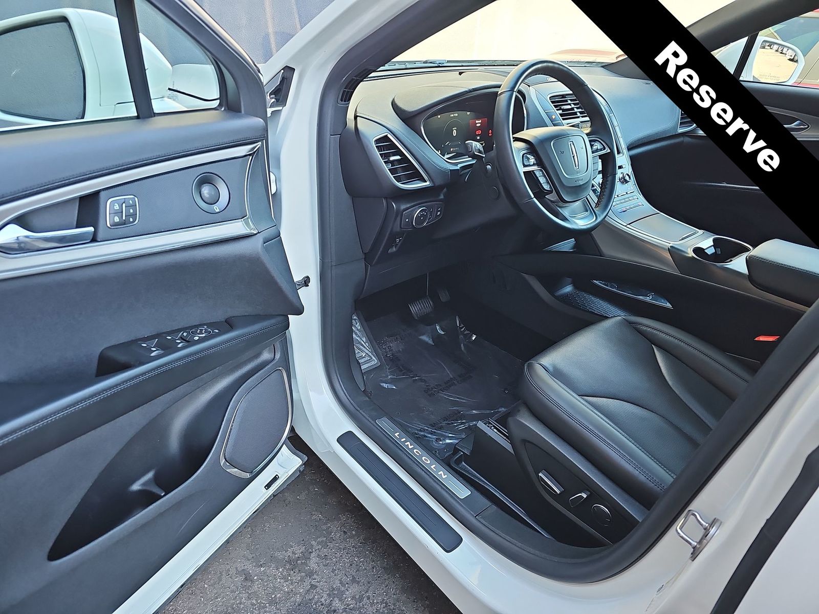Thumbnail: 2020 Lincoln Nautilus - 10