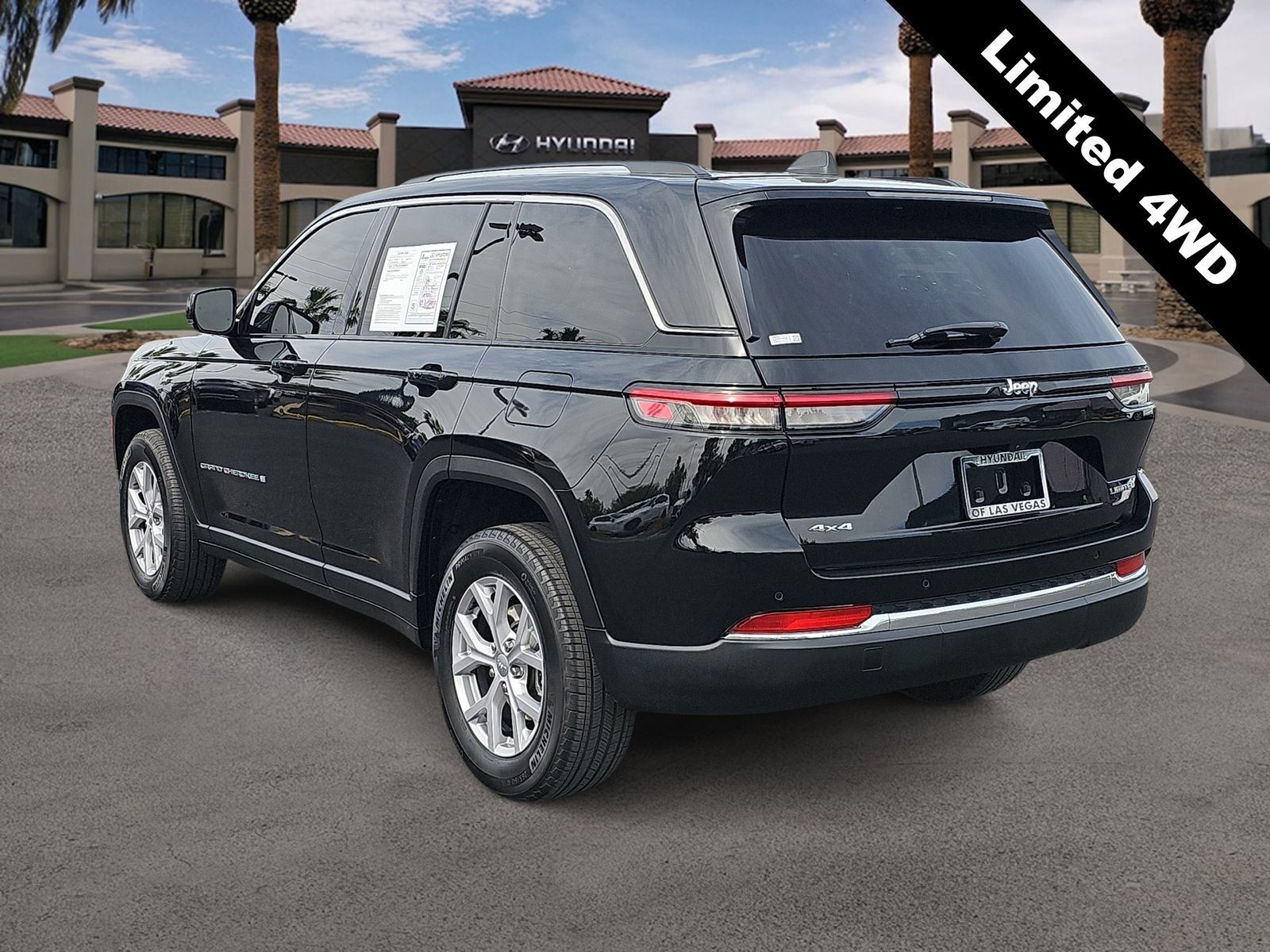 Thumbnail: 2022 Jeep Grand Cherokee - 6