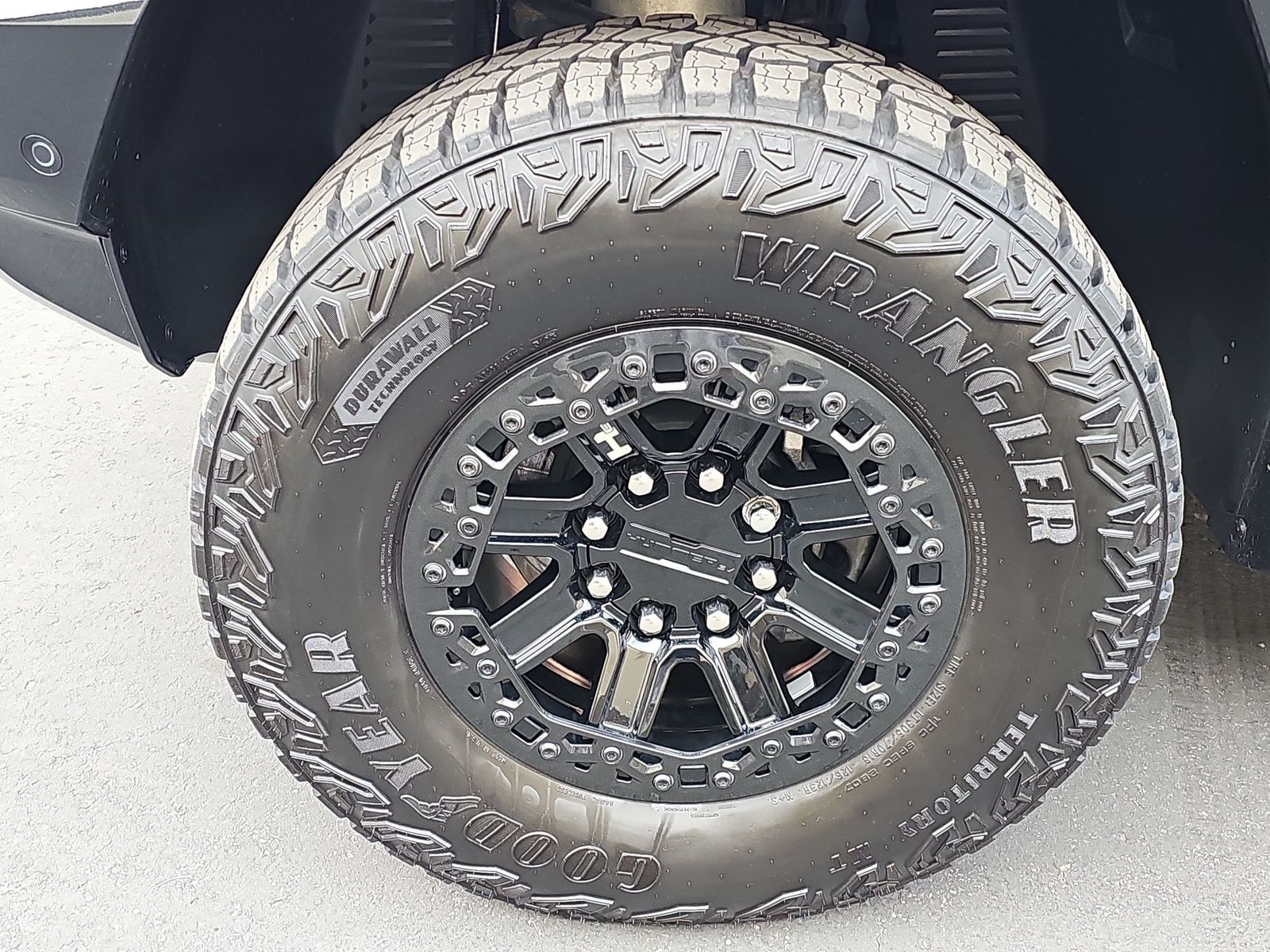 Thumbnail: 2024 GMC Hummer EV - 12