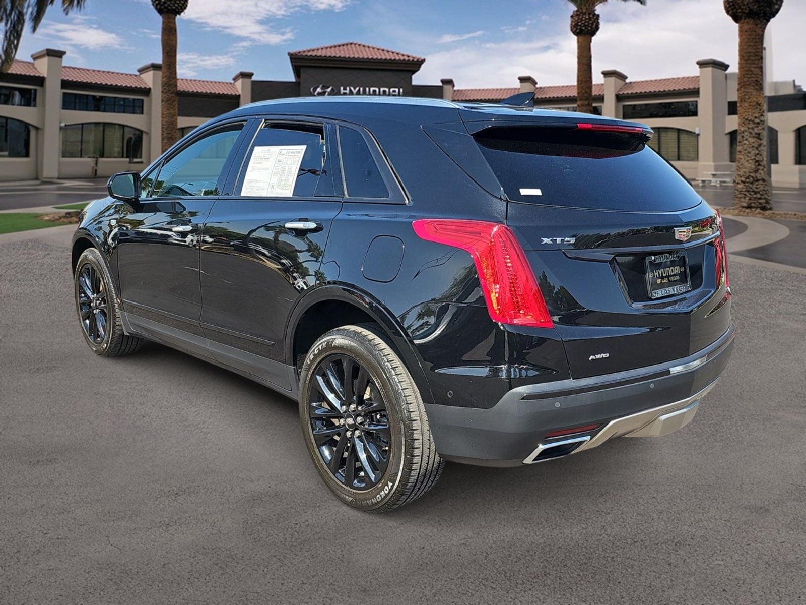 Thumbnail: 2017 Cadillac XT5 - 7