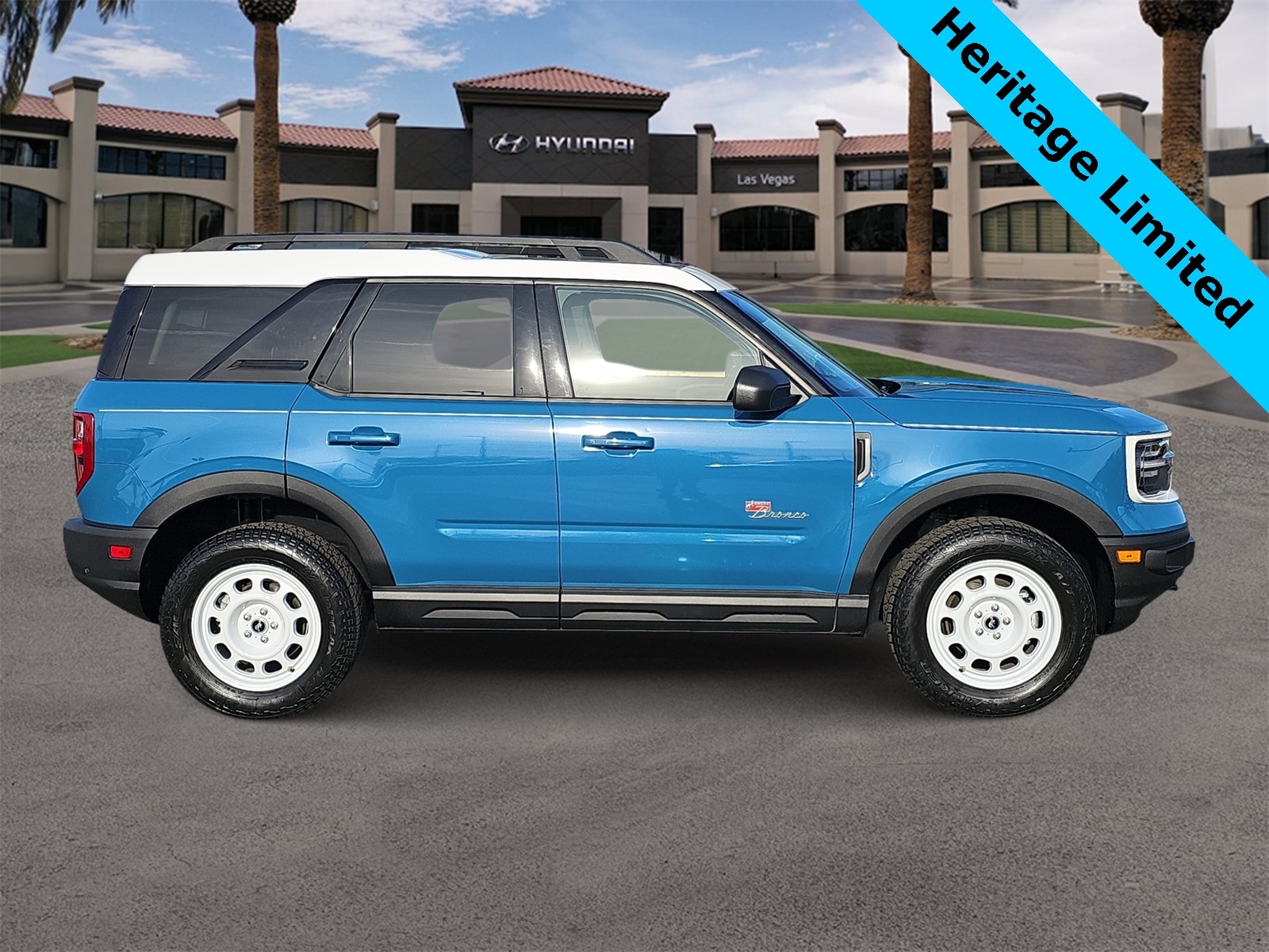 Thumbnail: 2023 Ford Bronco Sport - 9