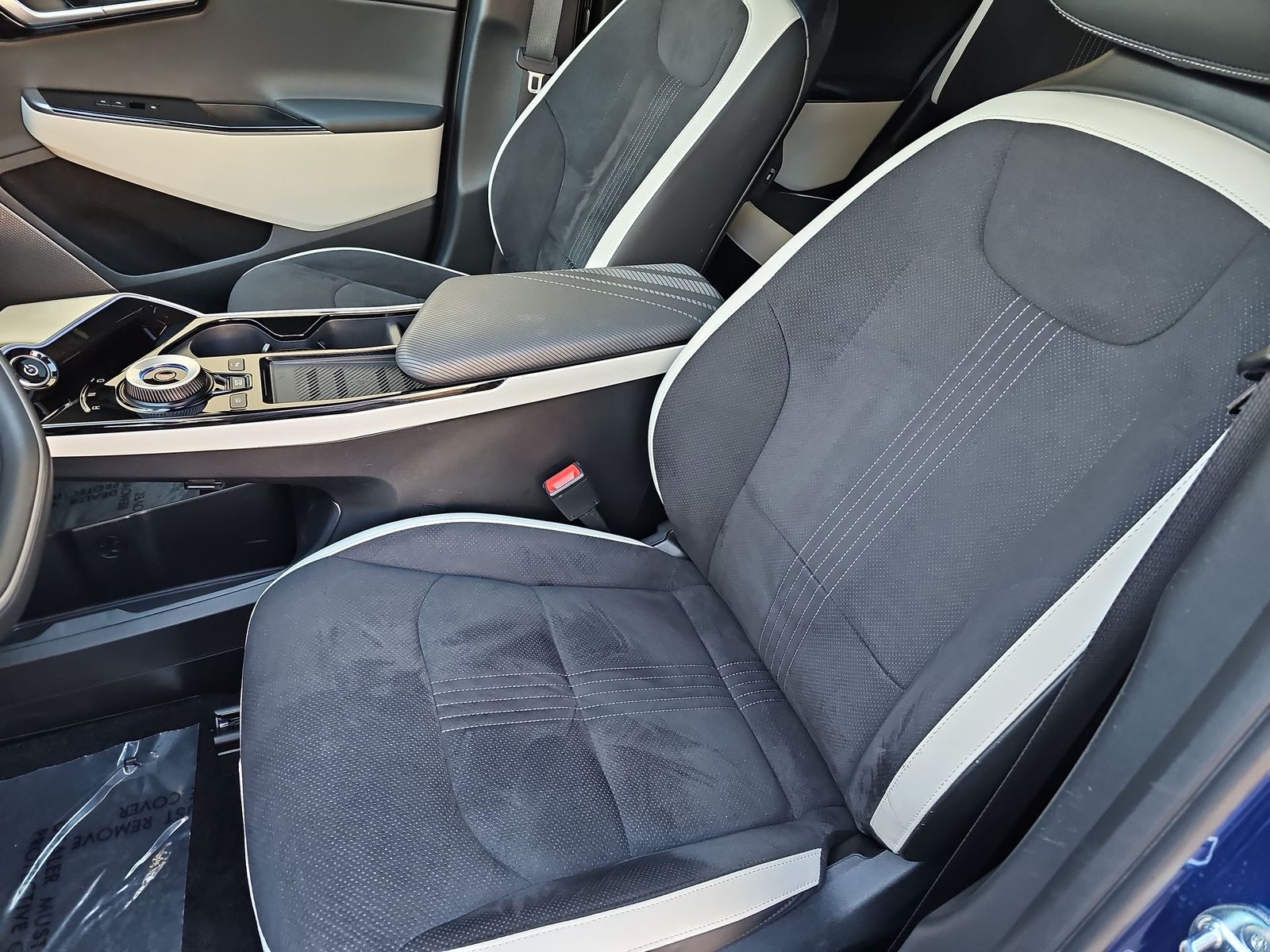 Thumbnail: 2023 Kia EV6 - 15