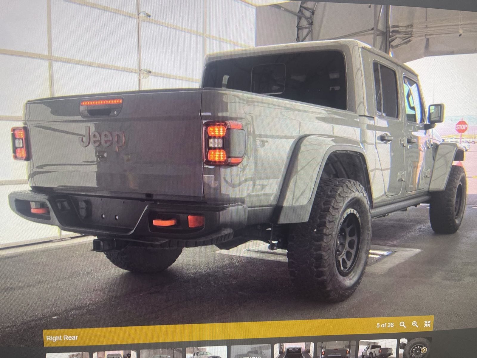 Thumbnail: 2021 Jeep Gladiator - 3