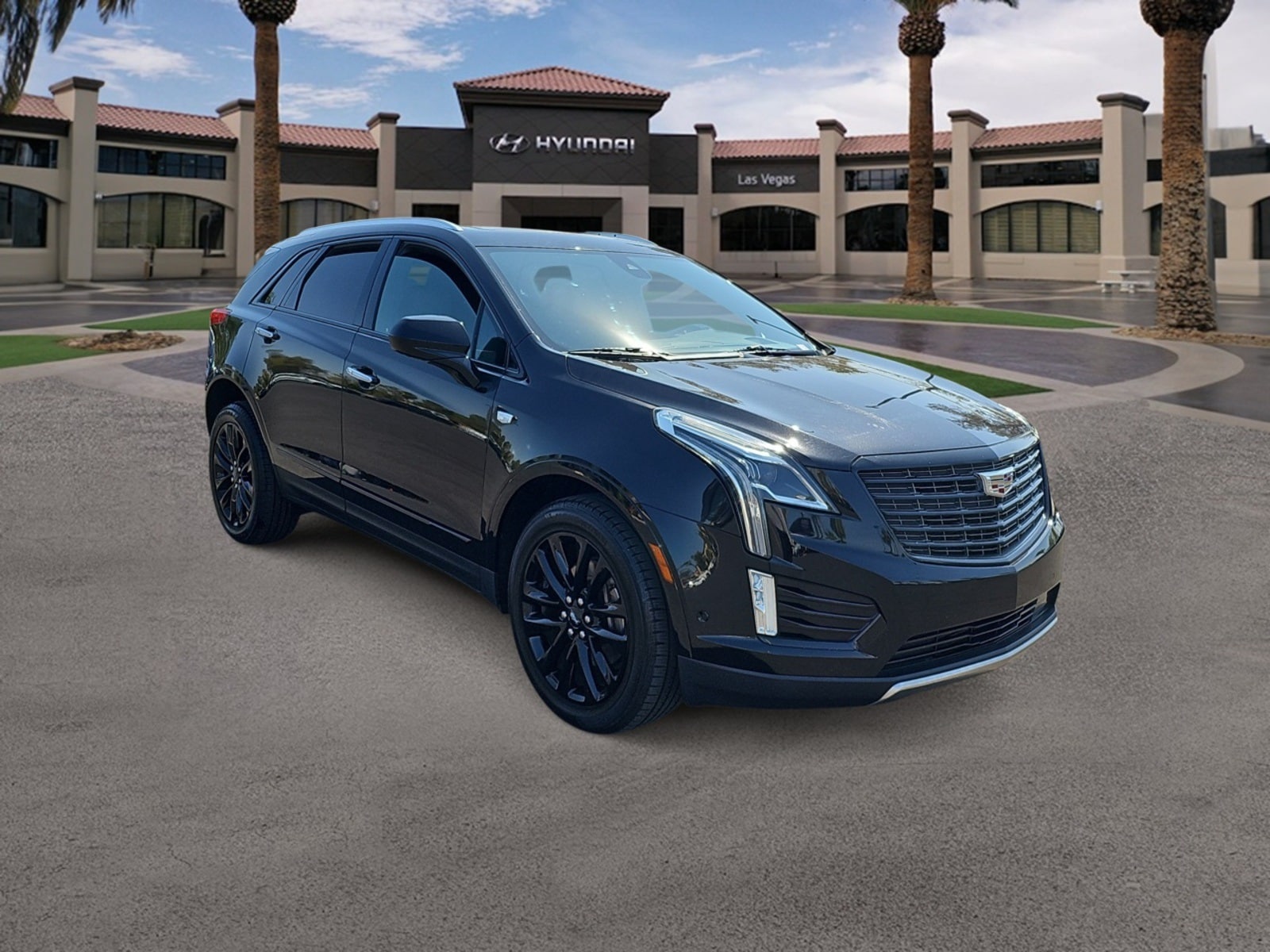 Thumbnail: 2017 Cadillac XT5 - 3