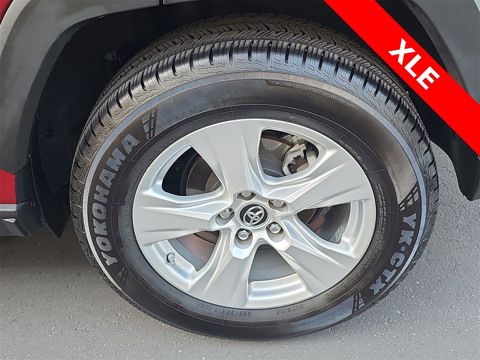 Thumbnail: 2019 Toyota RAV4 - 12