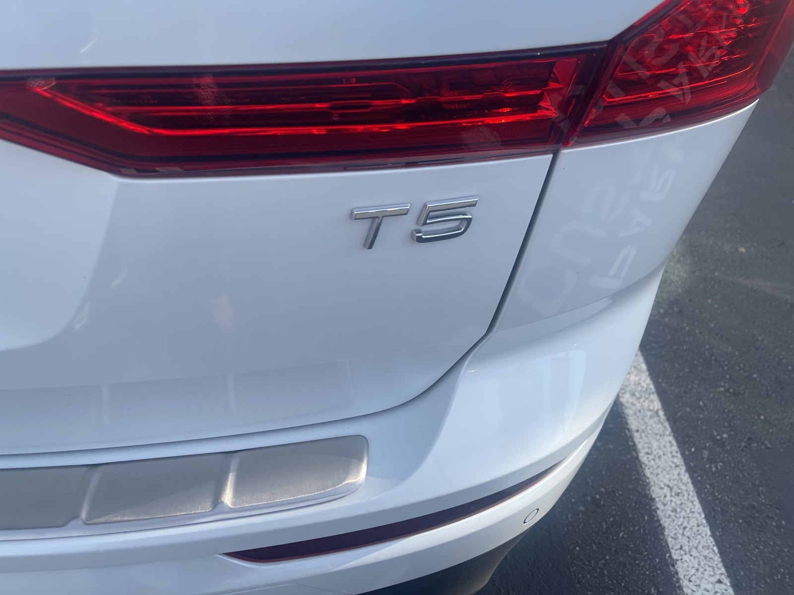 Thumbnail: 2021 Volvo XC60 - 5