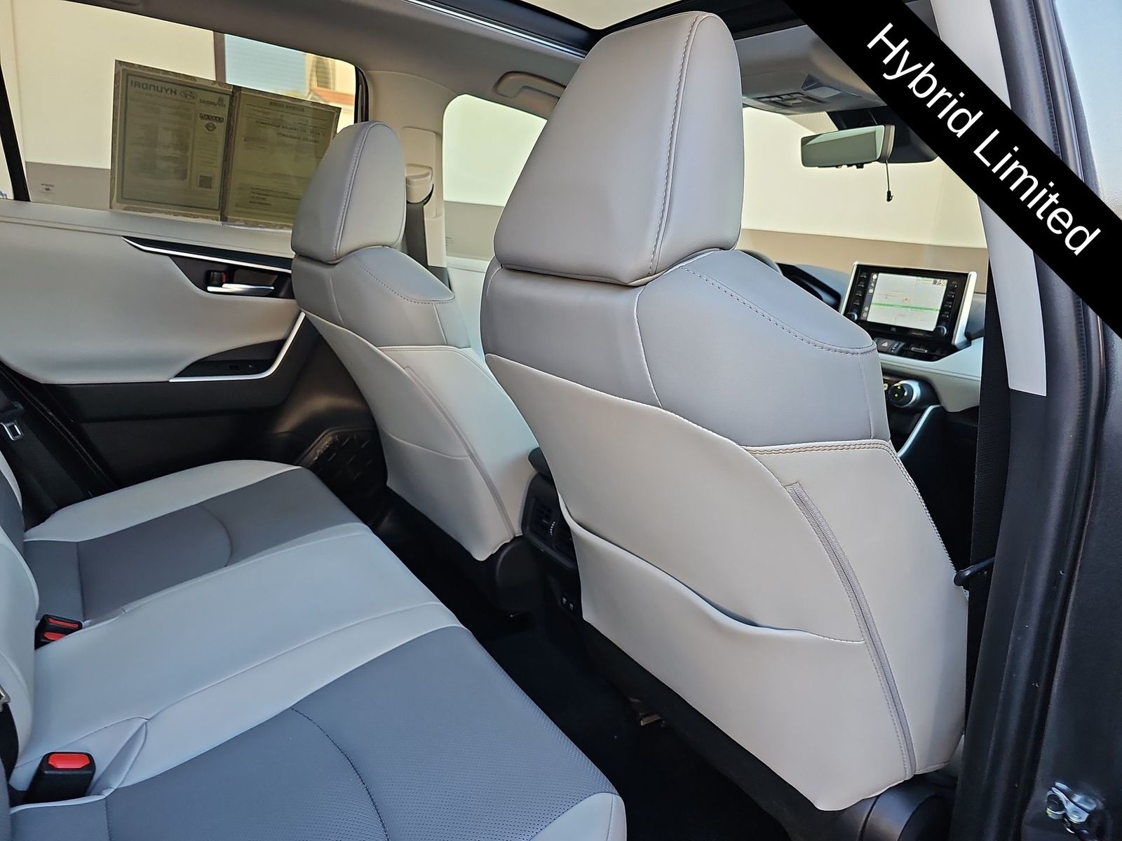 Thumbnail: 2021 Toyota RAV4 - 15