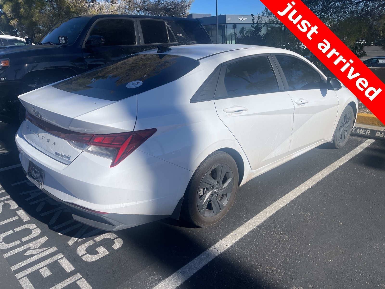 Thumbnail: 2023 Hyundai Elantra - 4