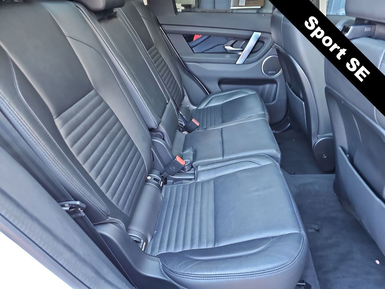 Thumbnail: 2020 Land Rover Discovery Sport - 17