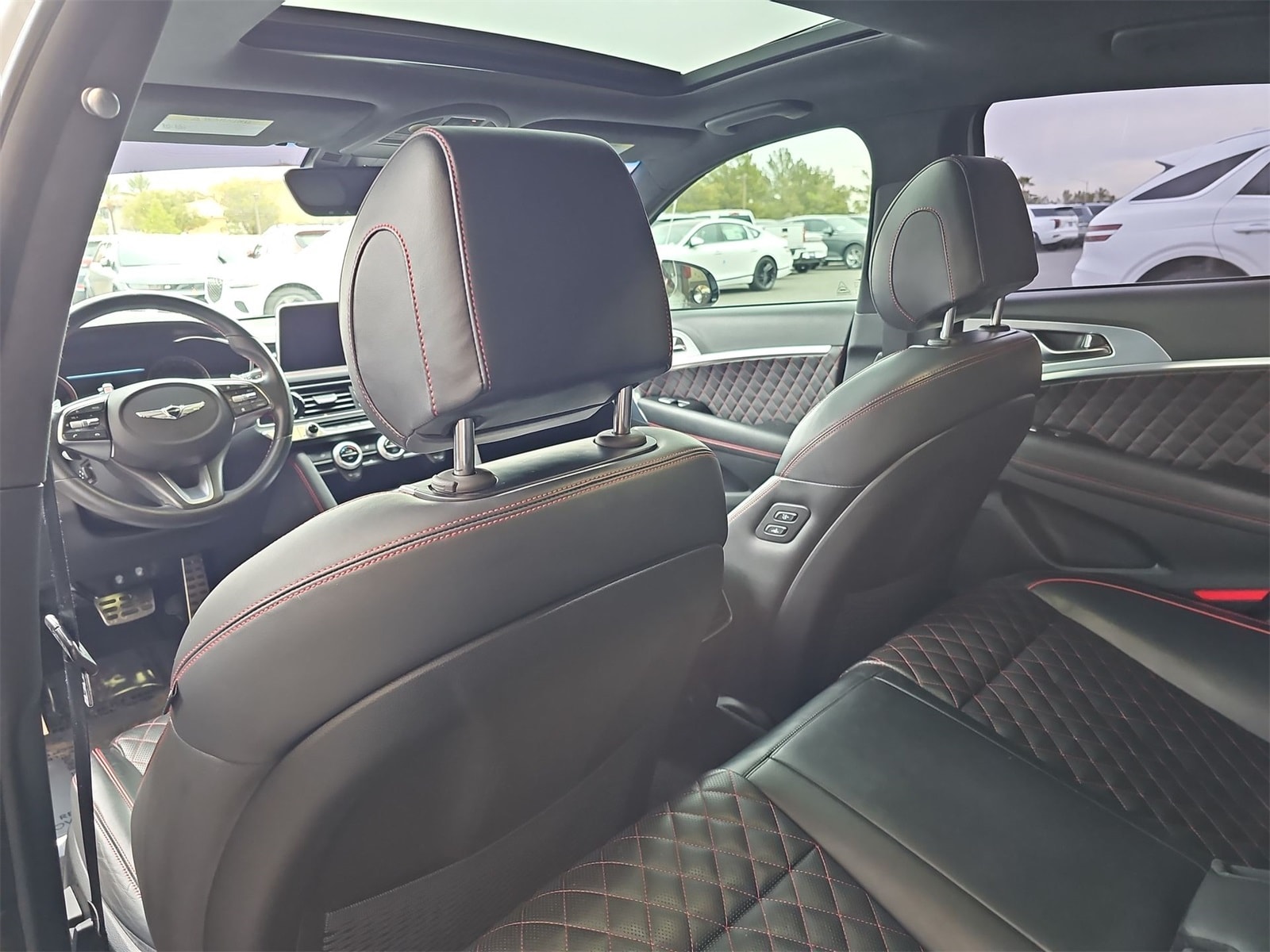 Thumbnail: 2019 Genesis G70 - 16