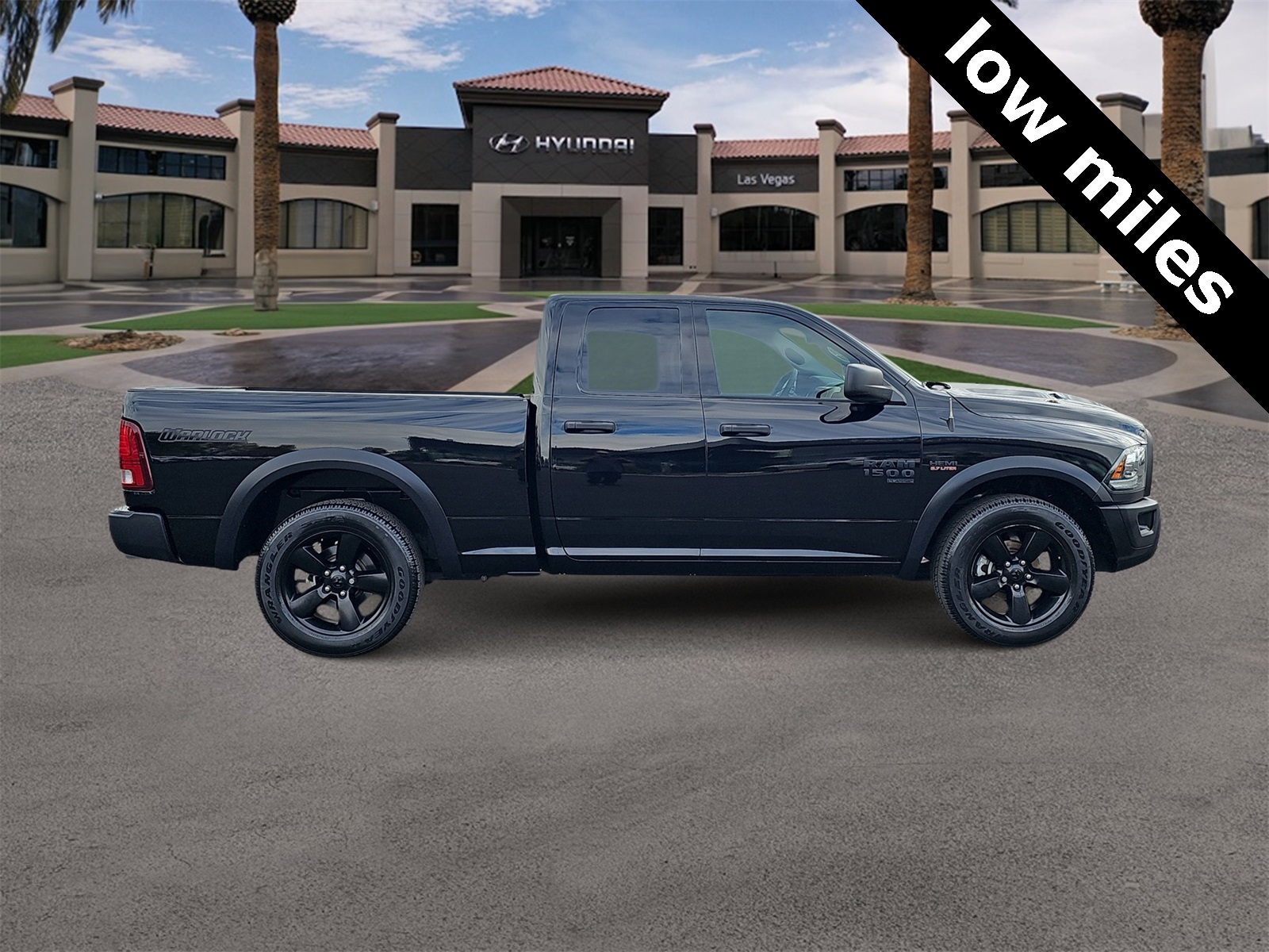 Thumbnail: 2020 RAM 1500 Classic - 9