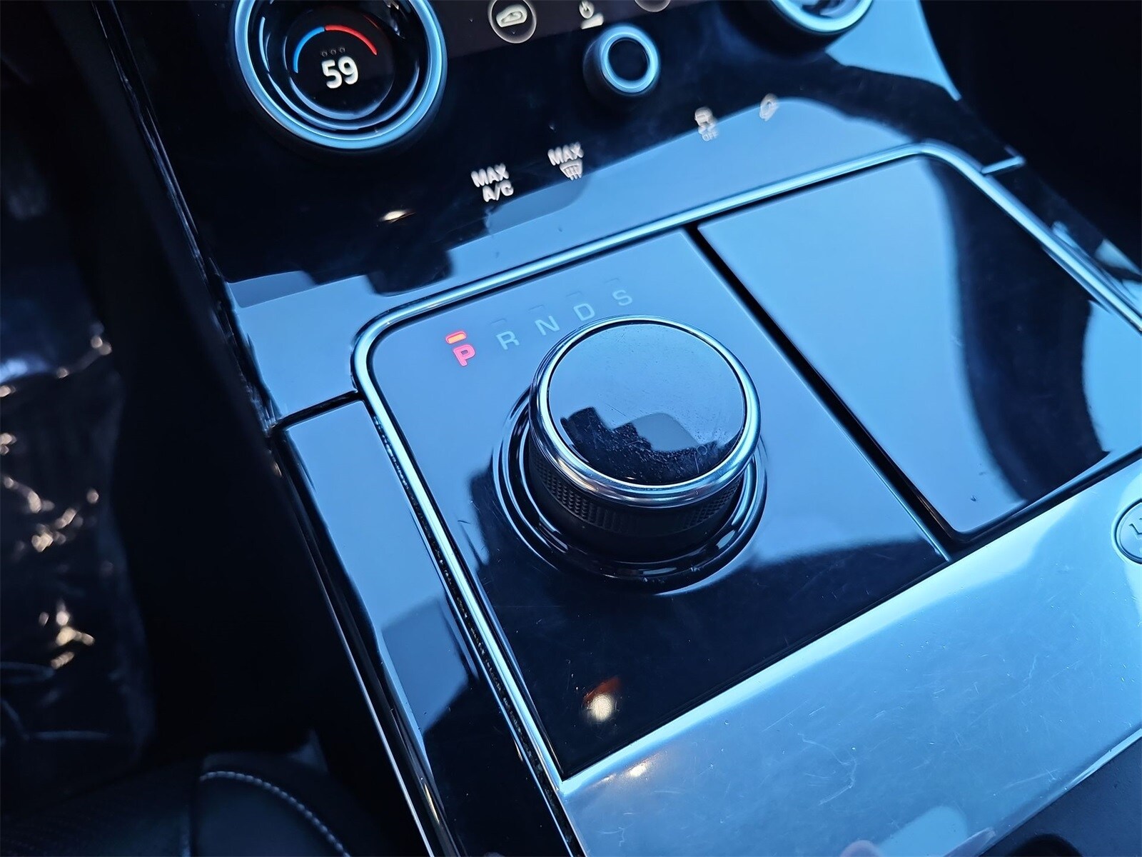 Thumbnail: 2020 Land Rover Range Rover Velar - 21