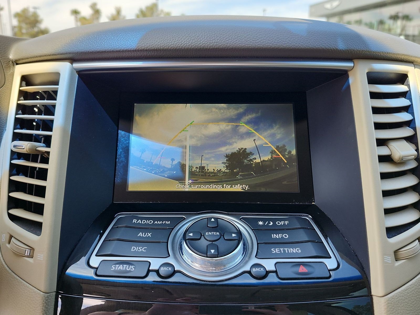 Thumbnail: 2011 INFINITI FX35 - 26
