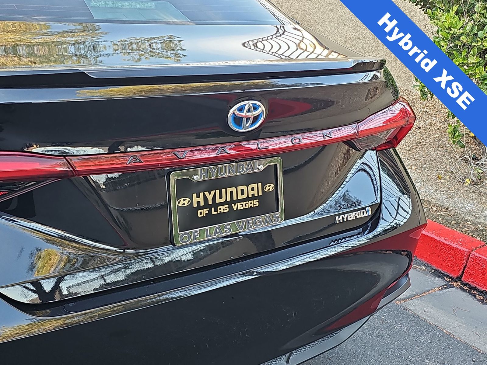 Thumbnail: 2021 Toyota Avalon - 11