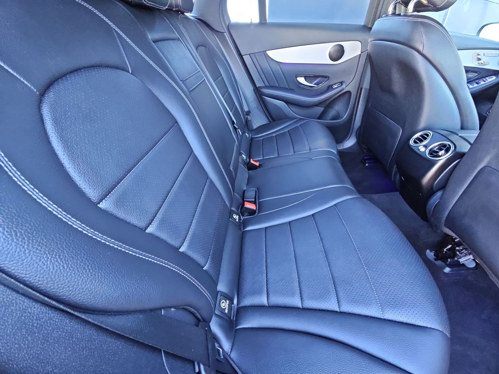 Thumbnail: 2022 Mercedes-Benz GLC - 17