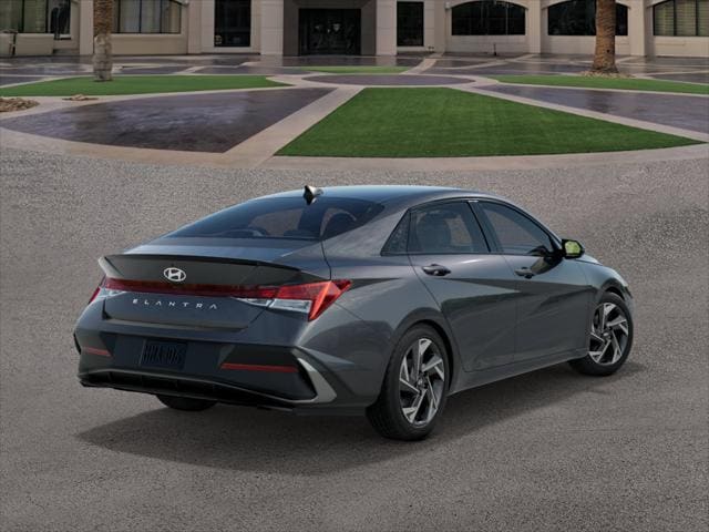 Thumbnail: 2025 Hyundai Elantra - 4