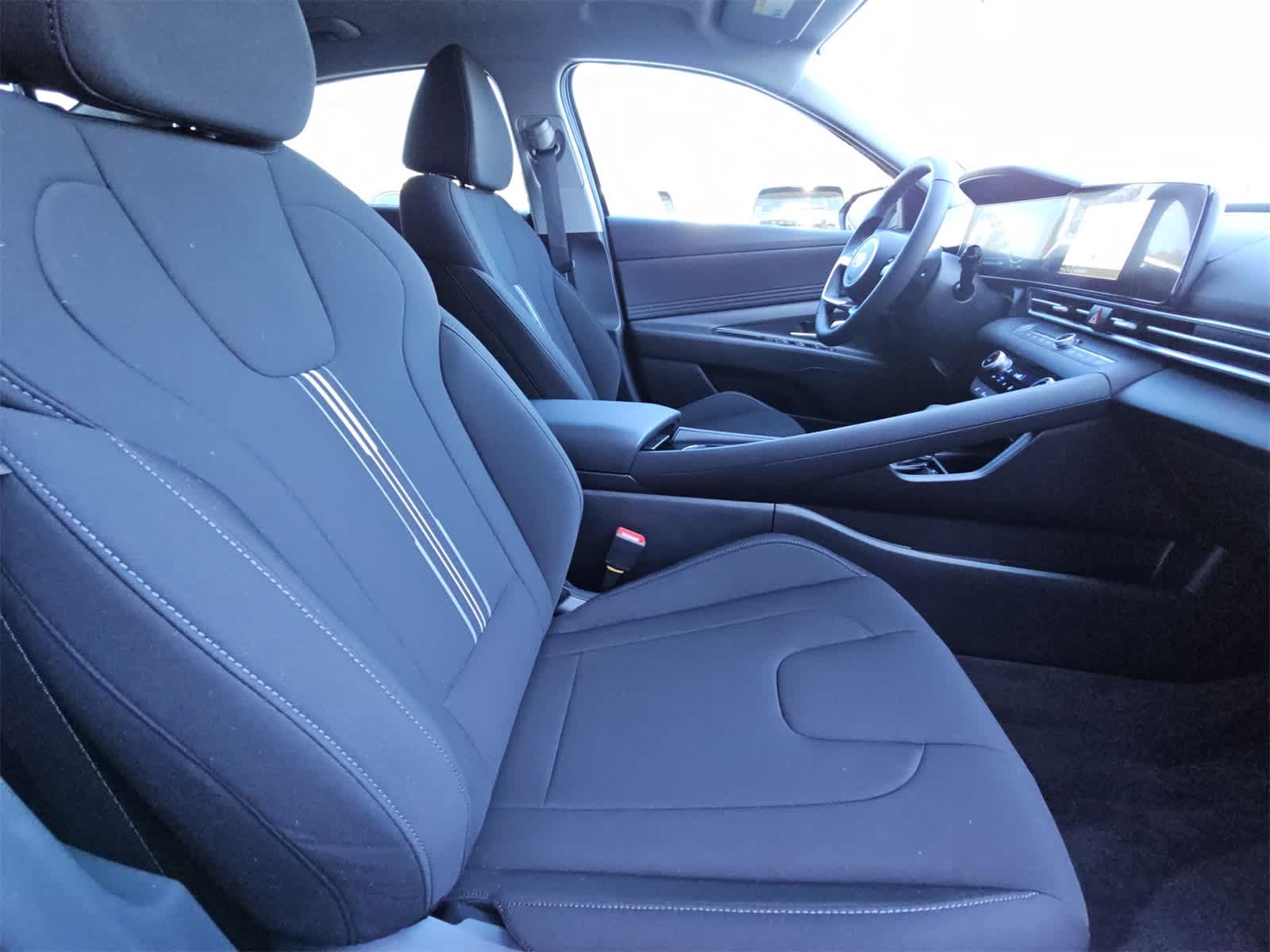 Thumbnail: 2025 Hyundai Elantra - 18