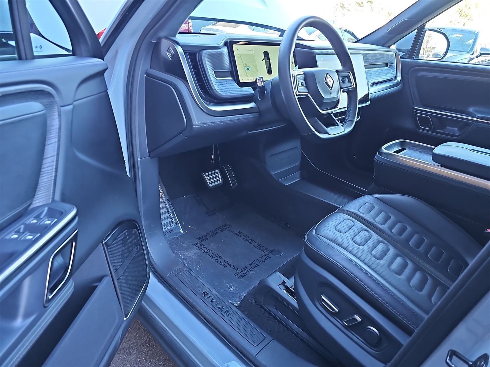 Thumbnail: 2023 Rivian R1S - 10