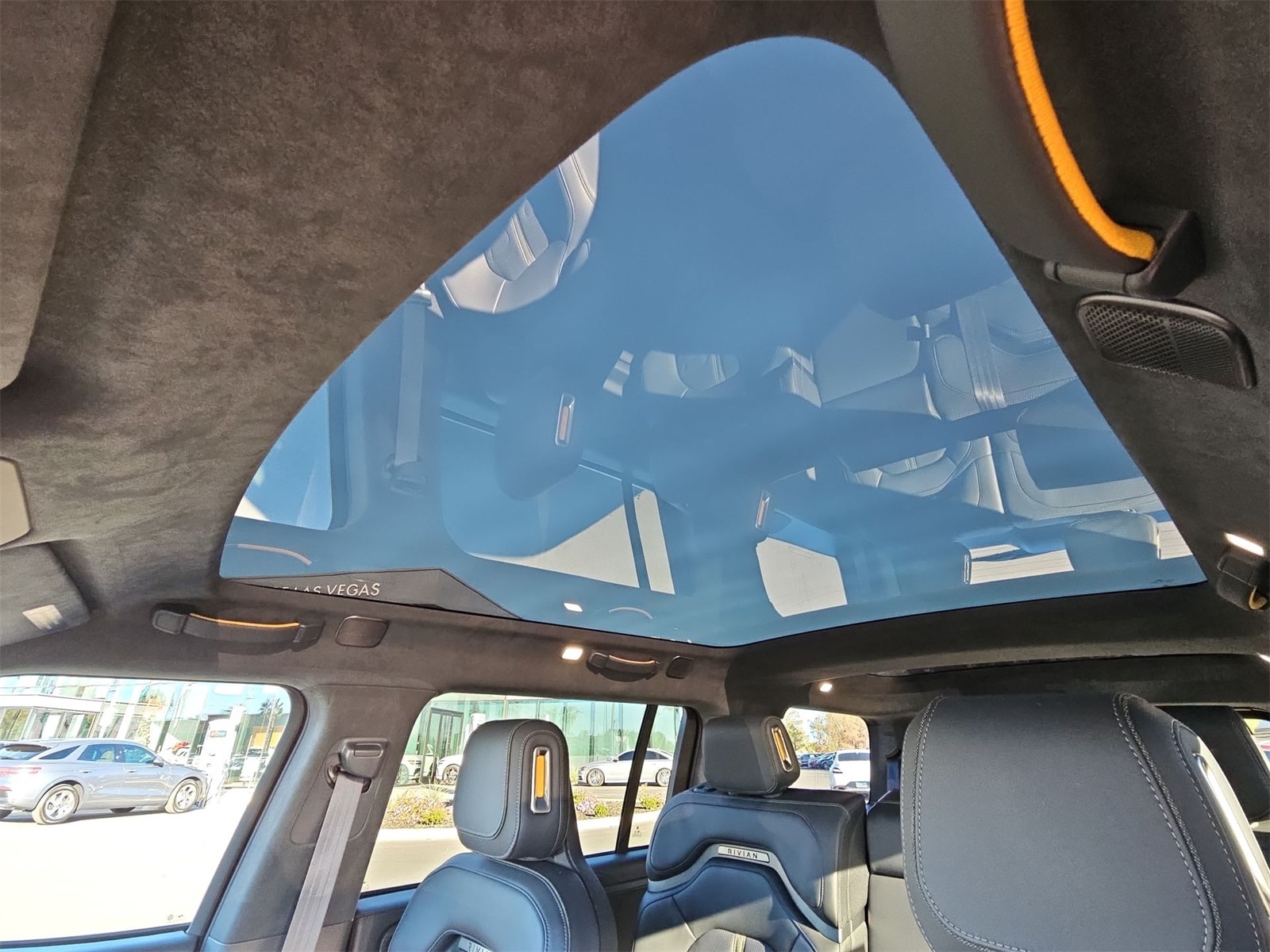 Thumbnail: 2023 Rivian R1S - 29