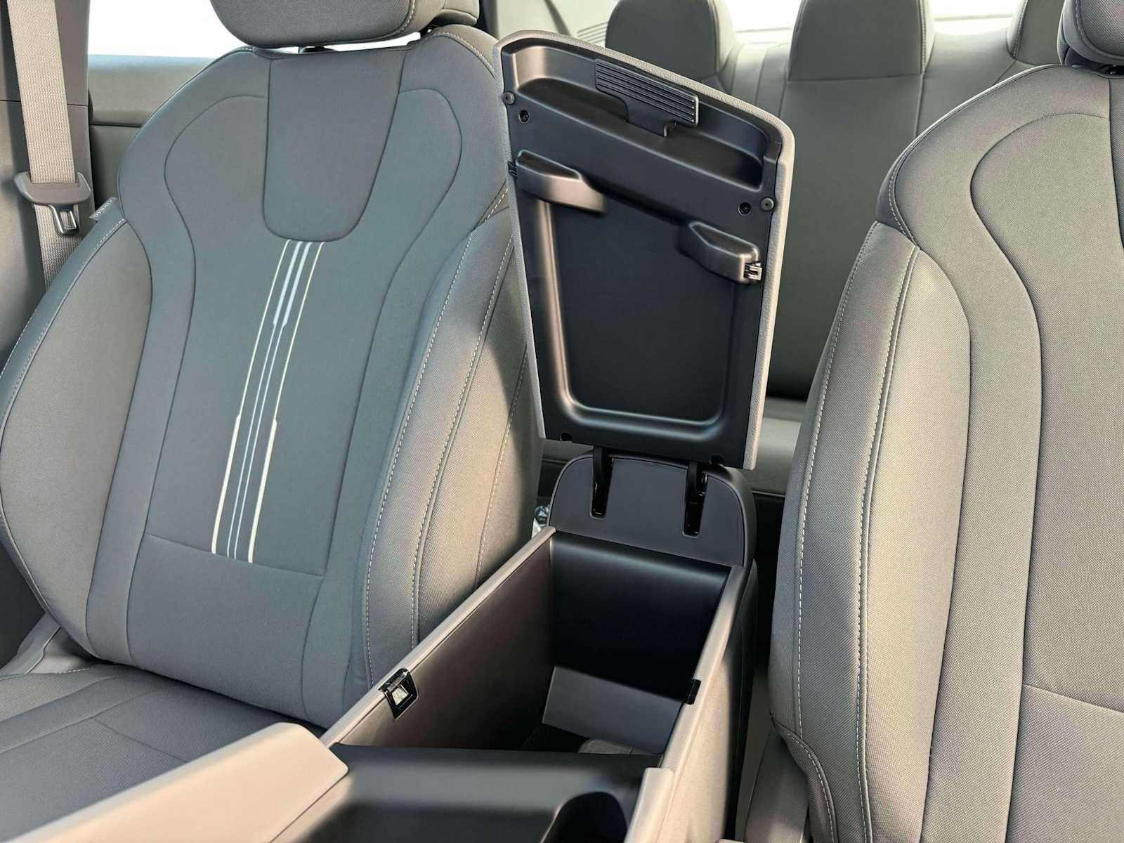 Thumbnail: 2025 Hyundai Elantra - 18