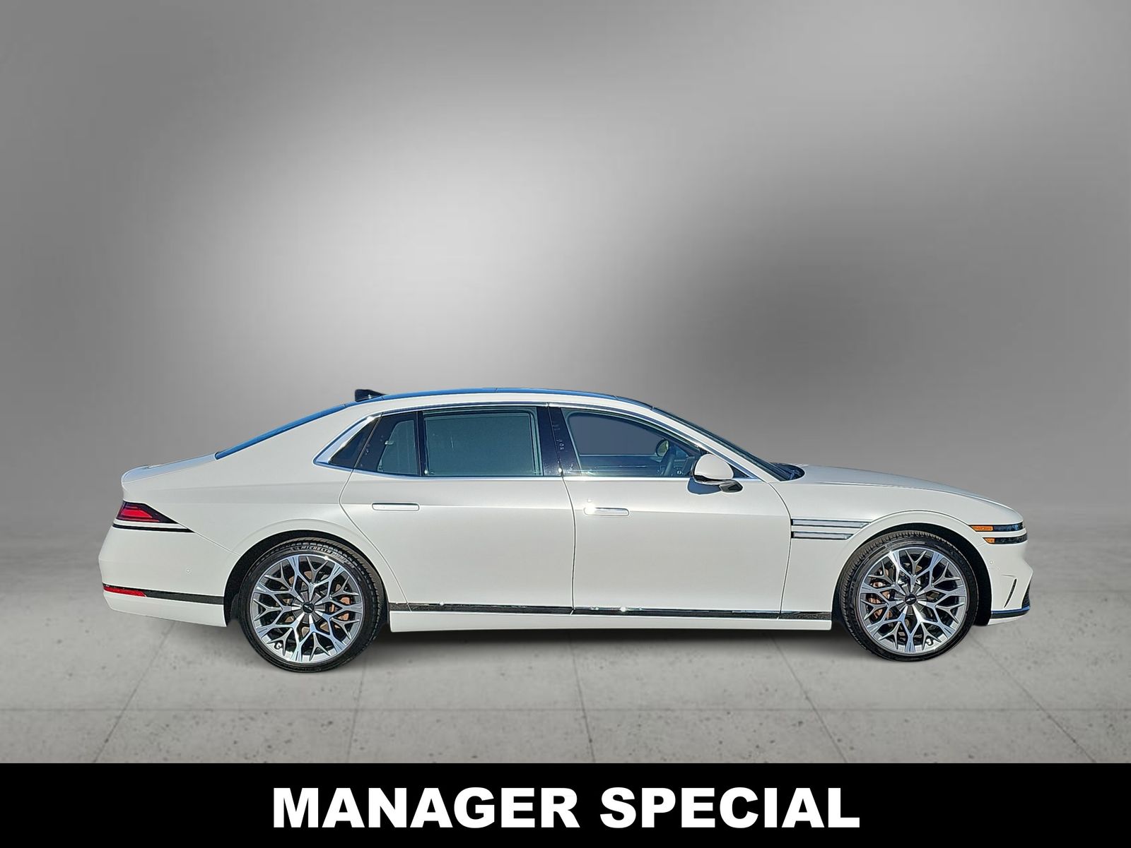 Thumbnail: 2025 Genesis G90 - 9