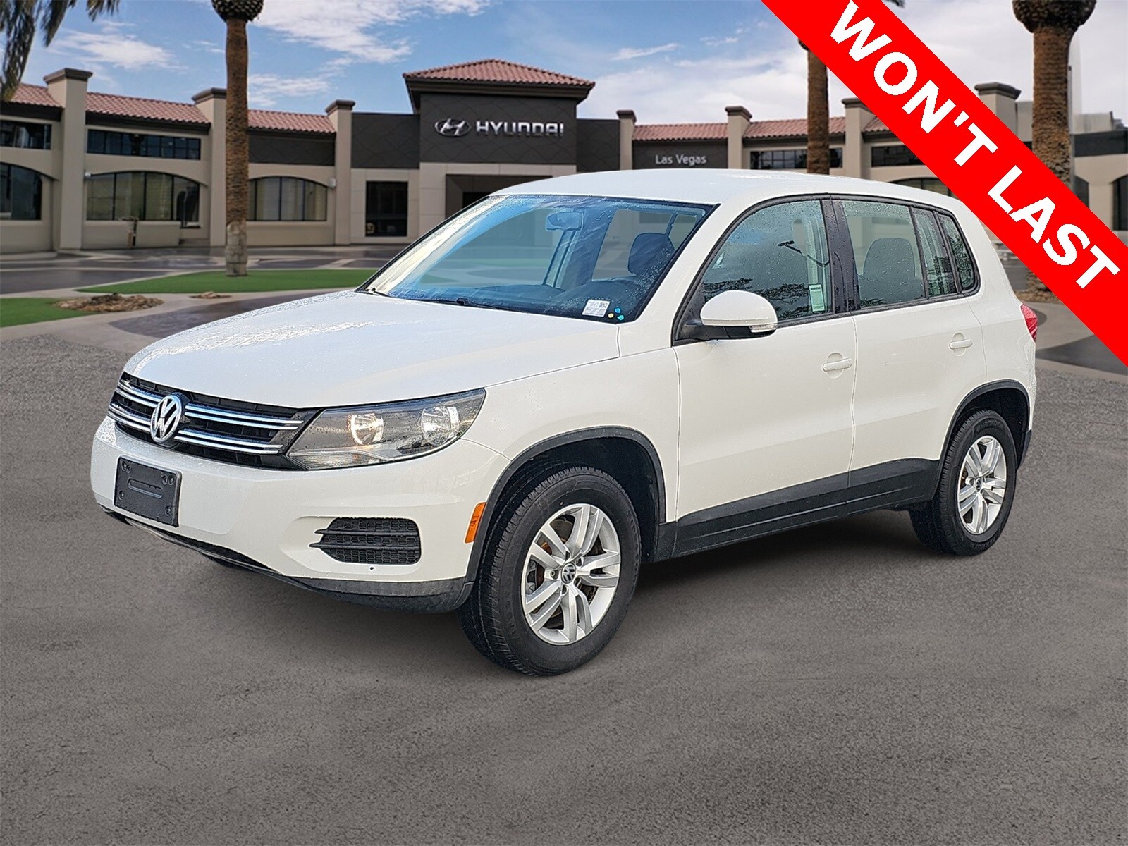 Thumbnail: 2013 Volkswagen Tiguan - 4