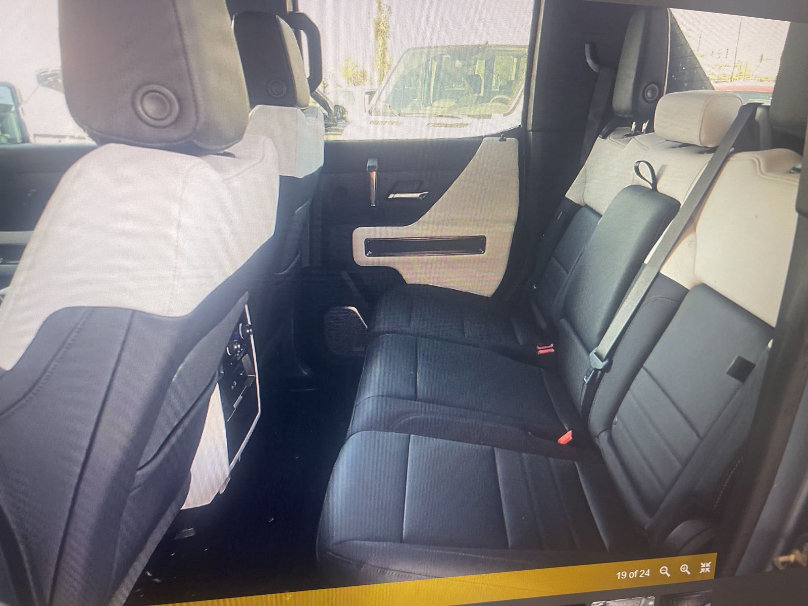 Thumbnail: 2024 GMC Hummer EV - 15