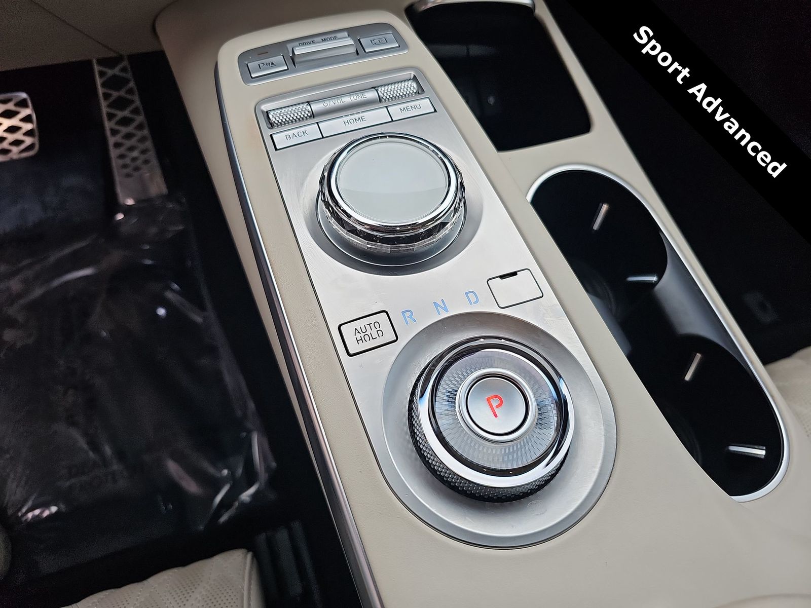 Thumbnail: 2023 Genesis GV70 - 21