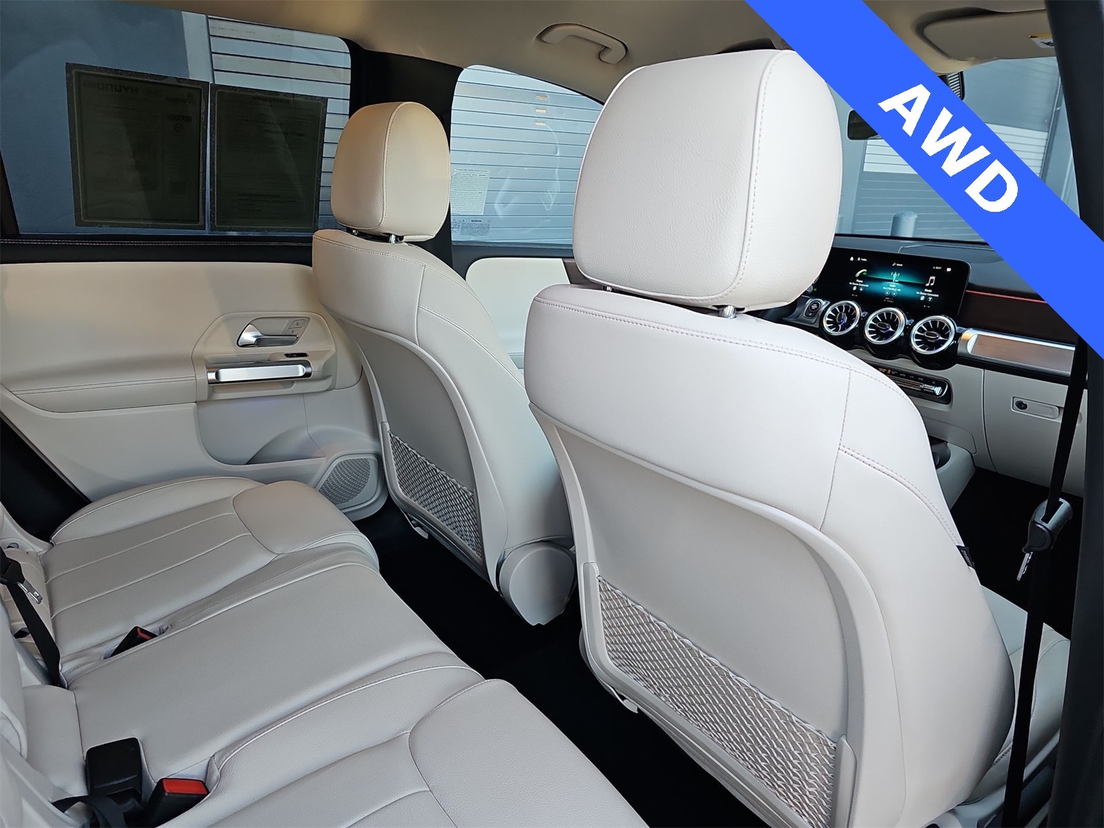 Thumbnail: 2022 Mercedes-Benz GLB - 16