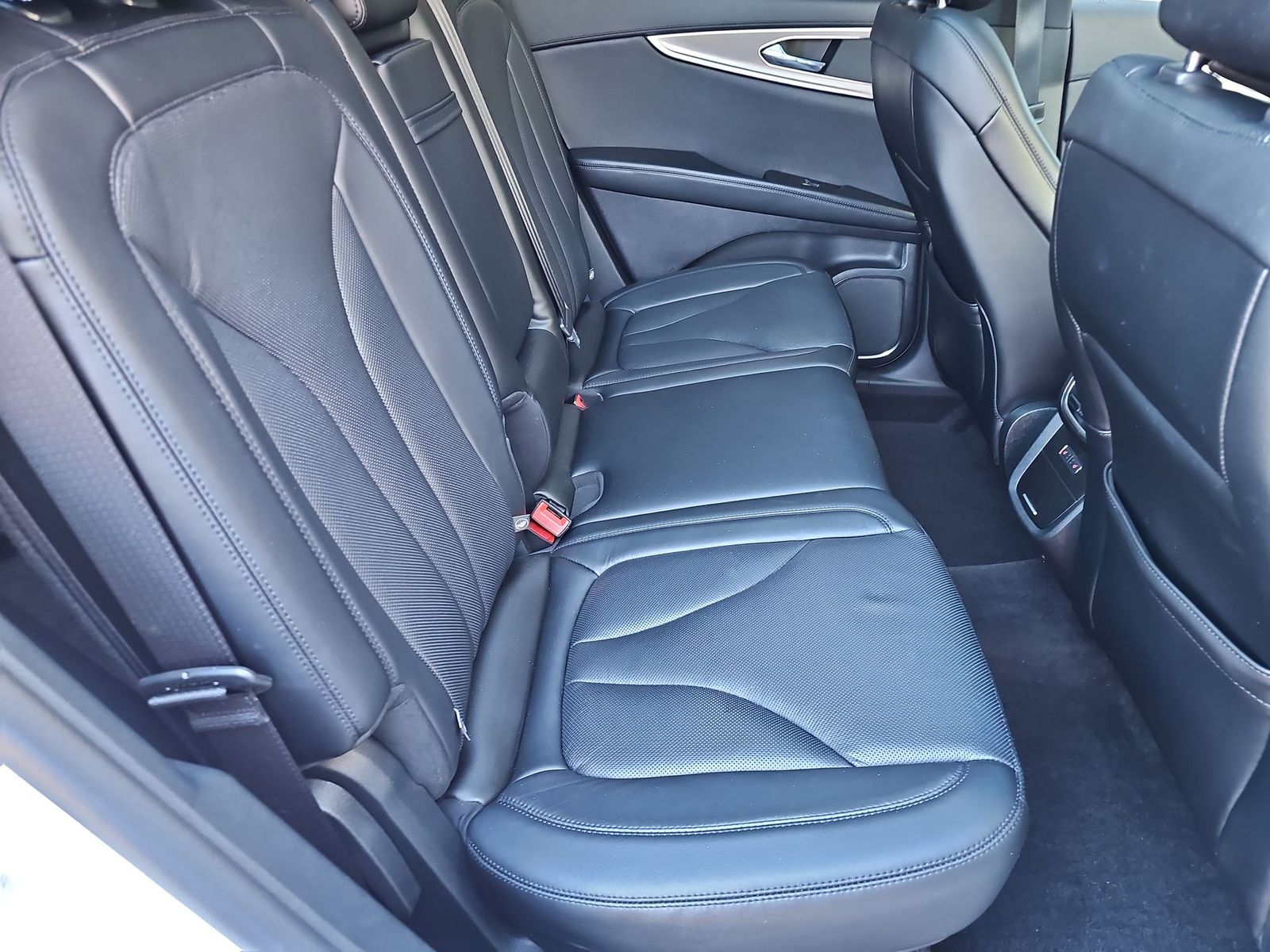 Thumbnail: 2020 Lincoln Nautilus - 17