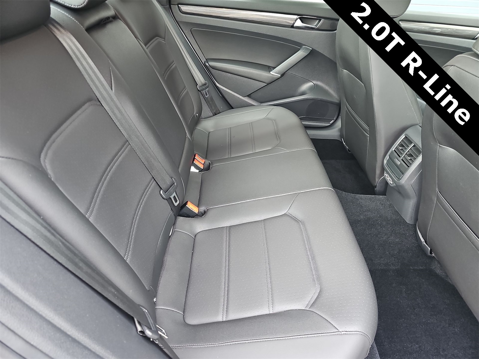 Thumbnail: 2021 Volkswagen Passat - 16