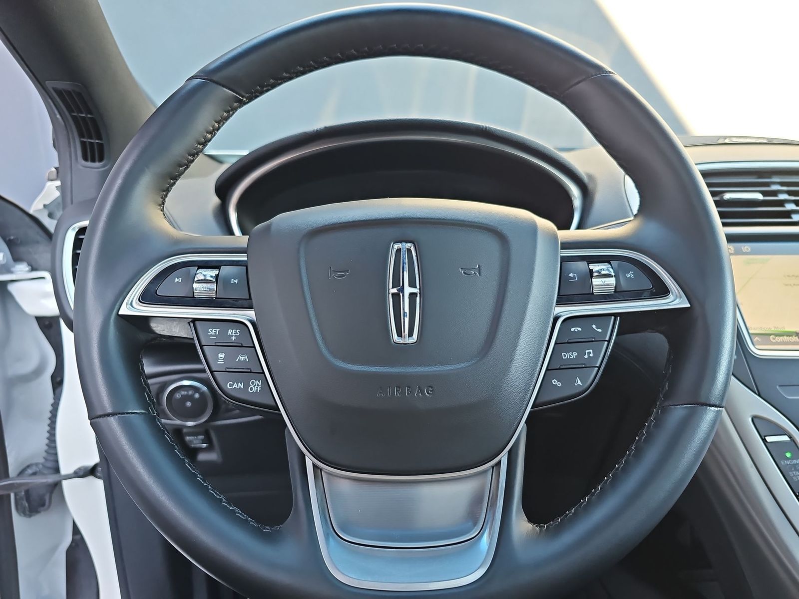 Thumbnail: 2020 Lincoln Nautilus - 19