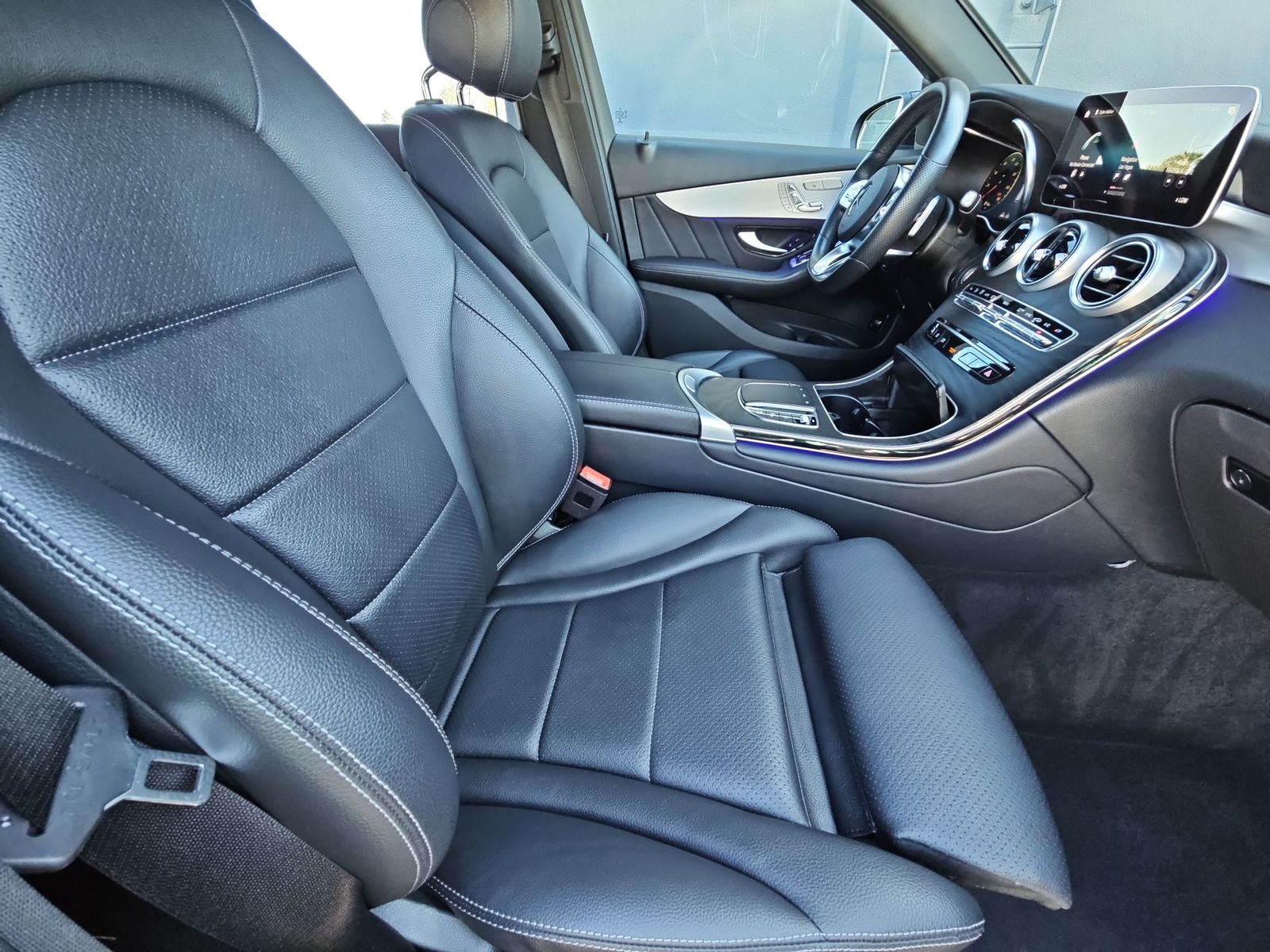 Thumbnail: 2022 Mercedes-Benz GLC - 18