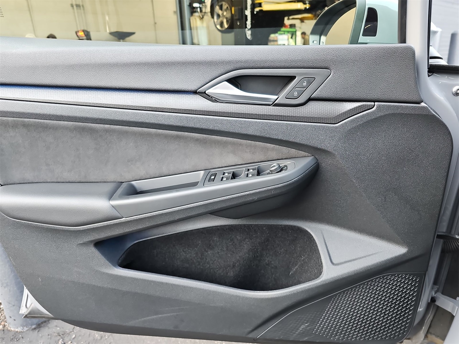 Thumbnail: 2024 Volkswagen Golf - 27