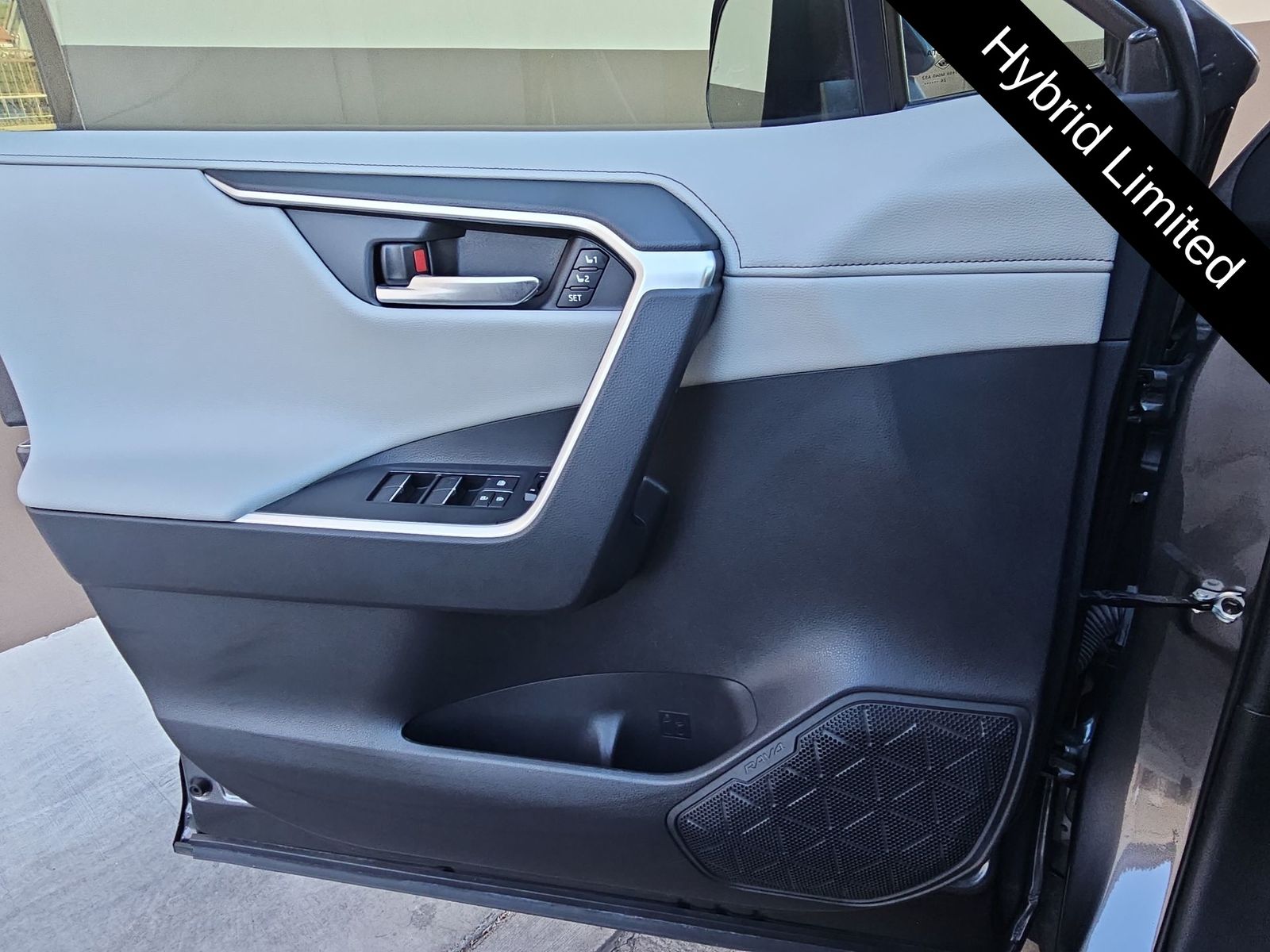 Thumbnail: 2021 Toyota RAV4 - 27