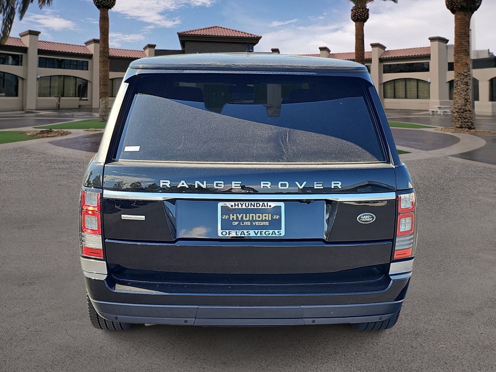 Thumbnail: 2016 Land Rover Range Rover - 8