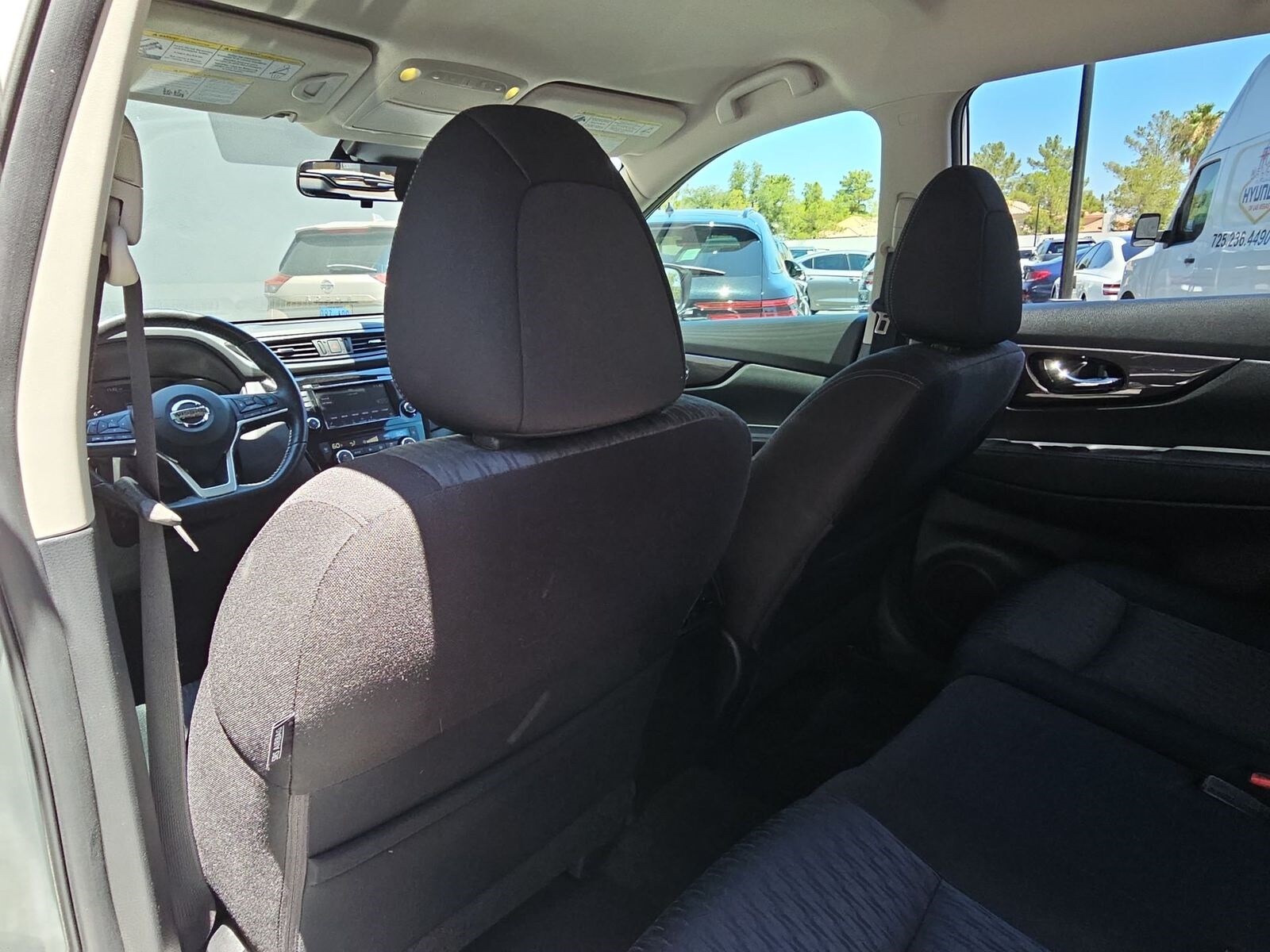 Thumbnail: 2019 Nissan Rogue - 17