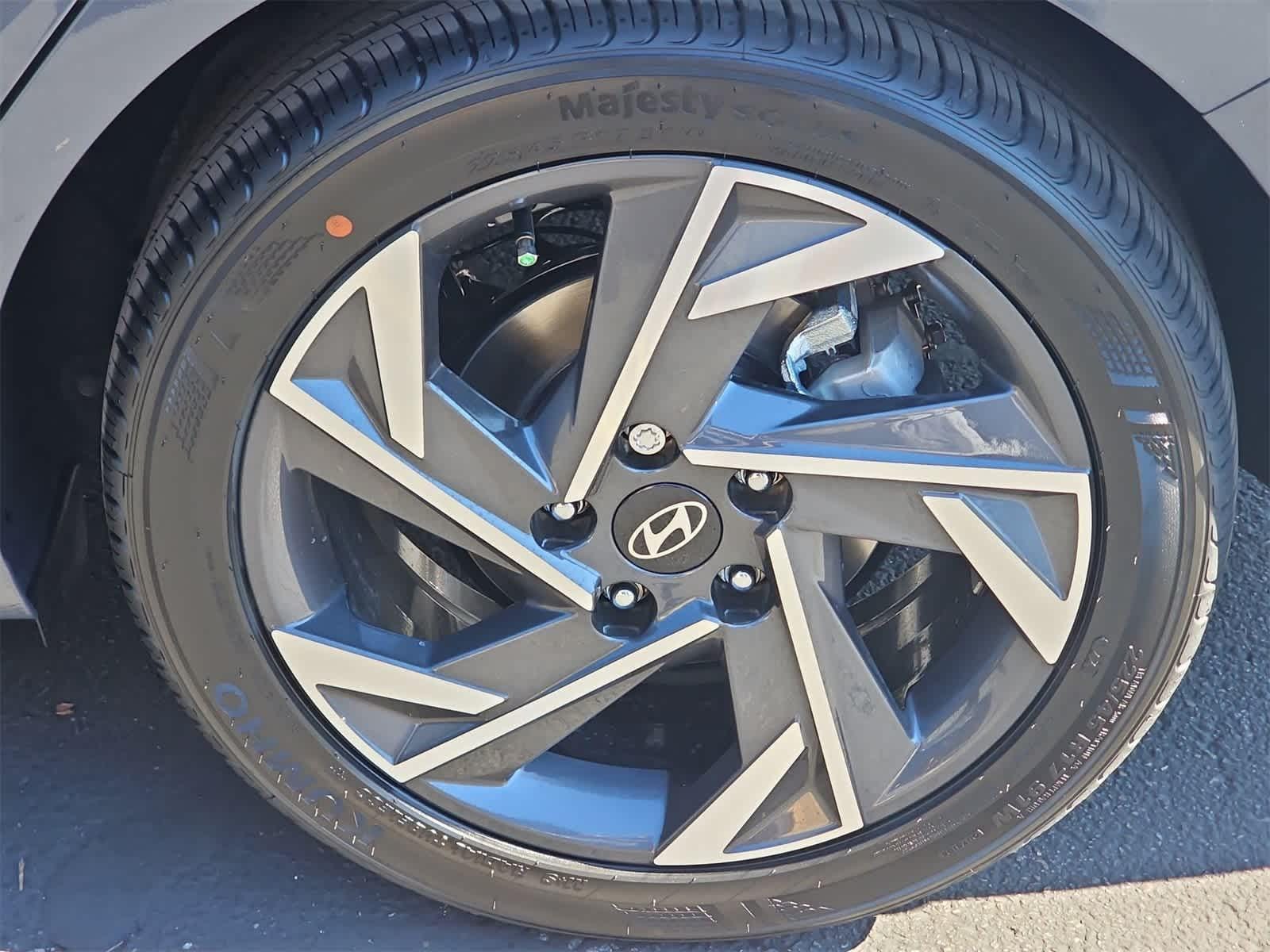 Thumbnail: 2025 Hyundai Elantra - 12