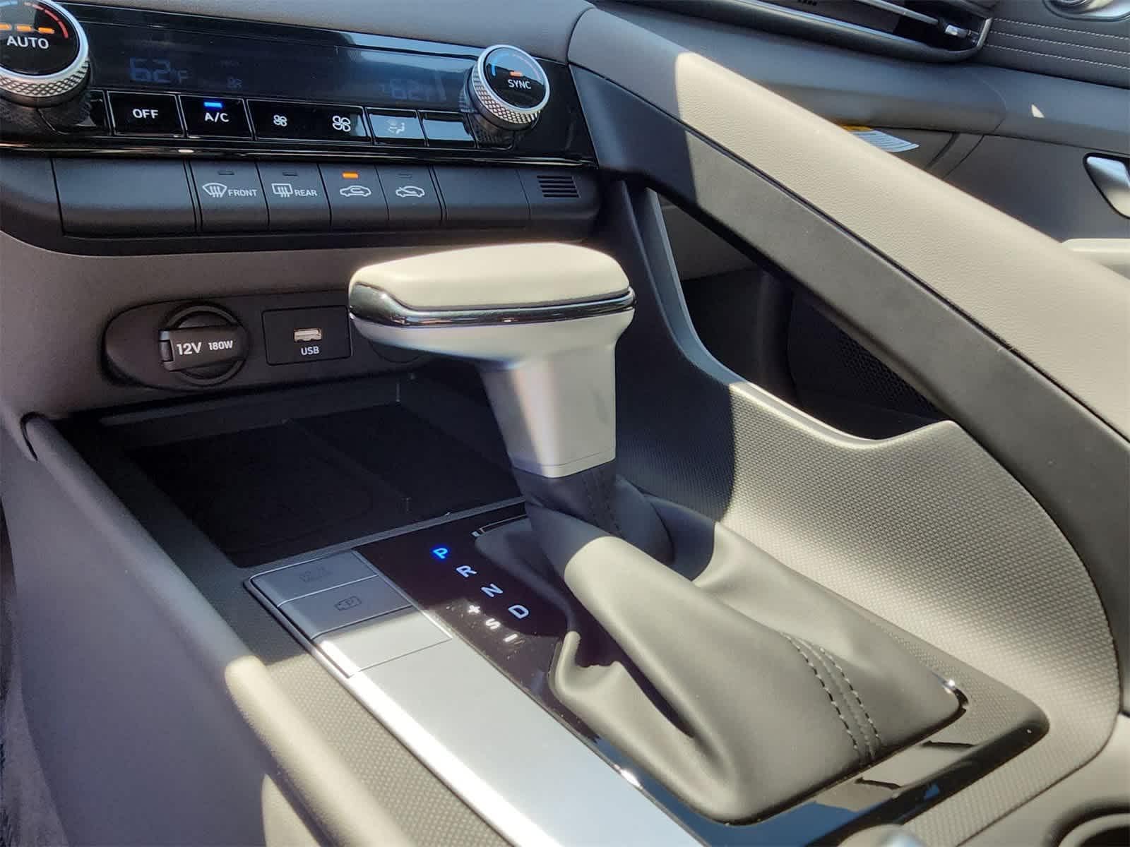 Thumbnail: 2025 Hyundai Elantra - 21