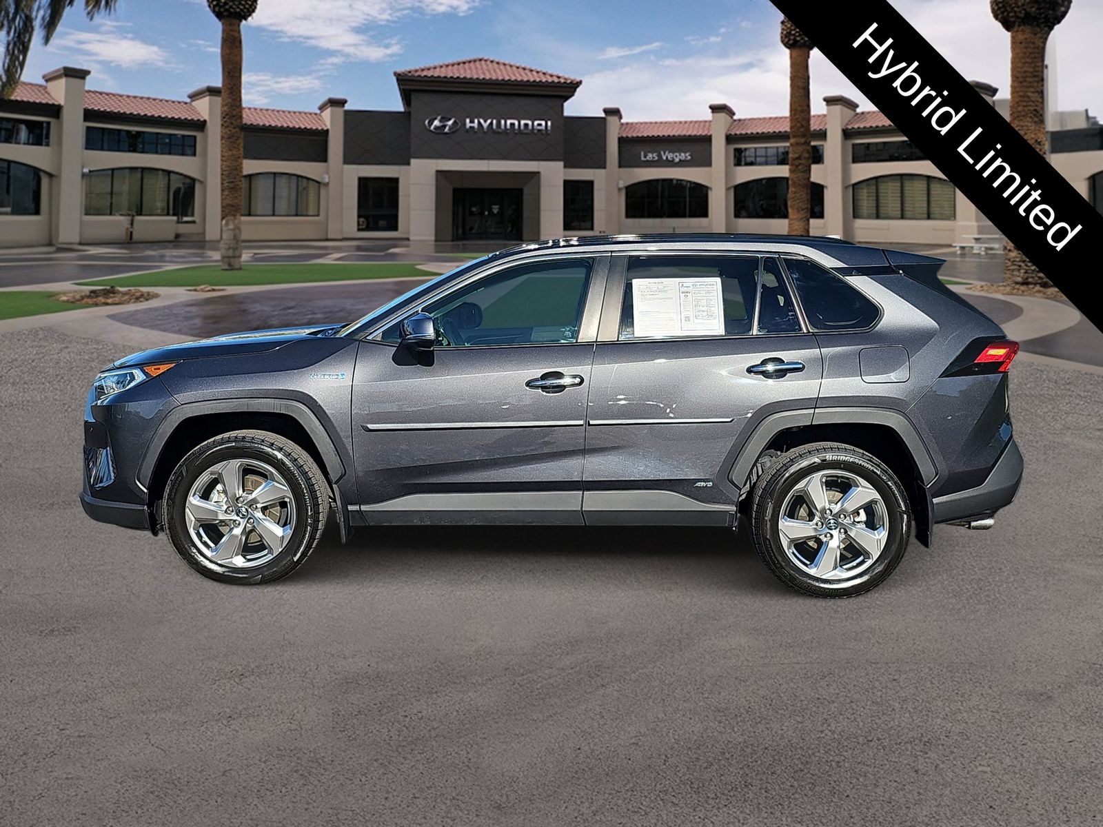 Thumbnail: 2021 Toyota RAV4 - 4