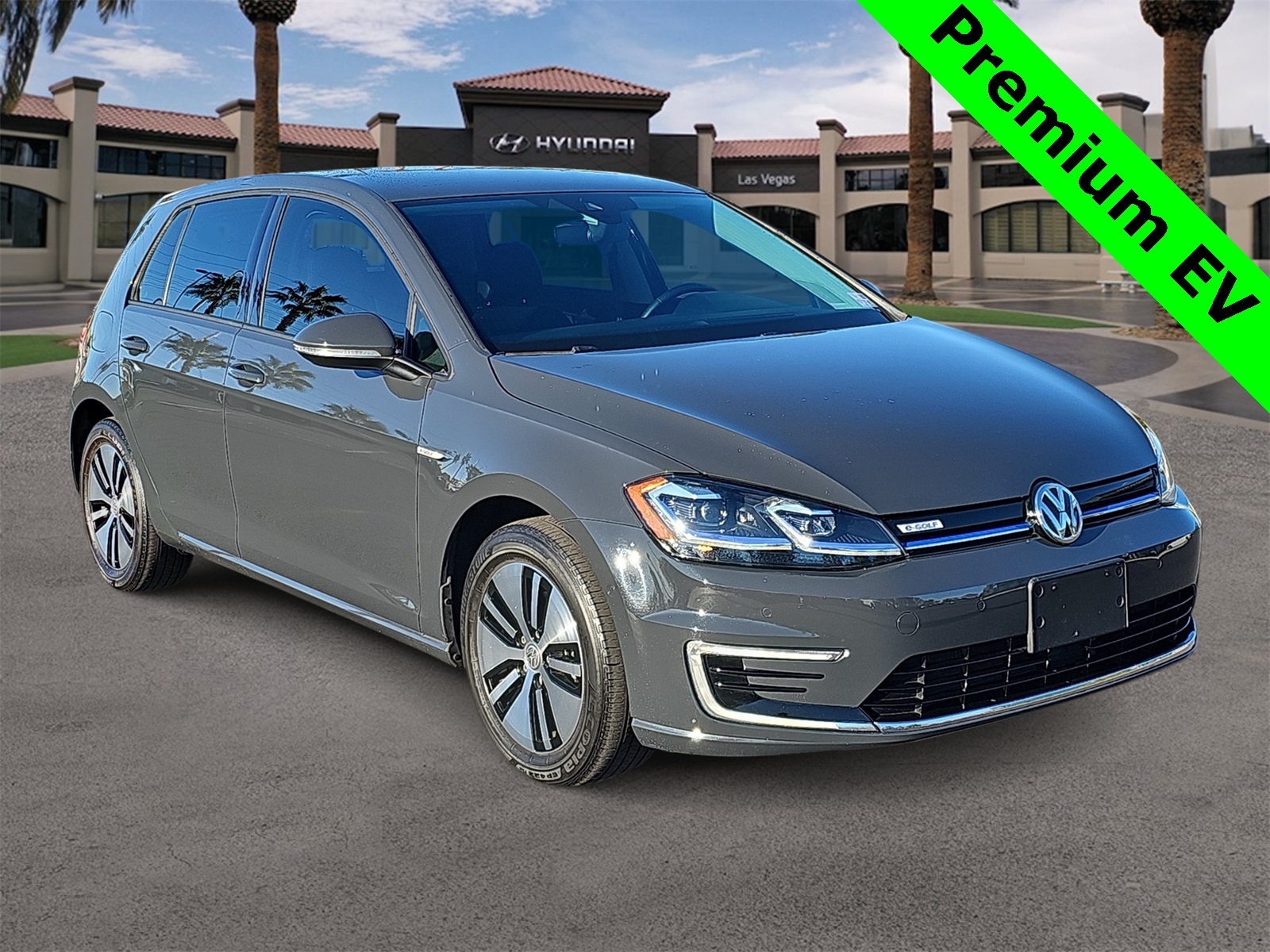 Used 2019 Volkswagen e-Golf e-Golf SEL Premium with VIN WVWPR7AU8KW913488 for sale in Las Vegas, NV