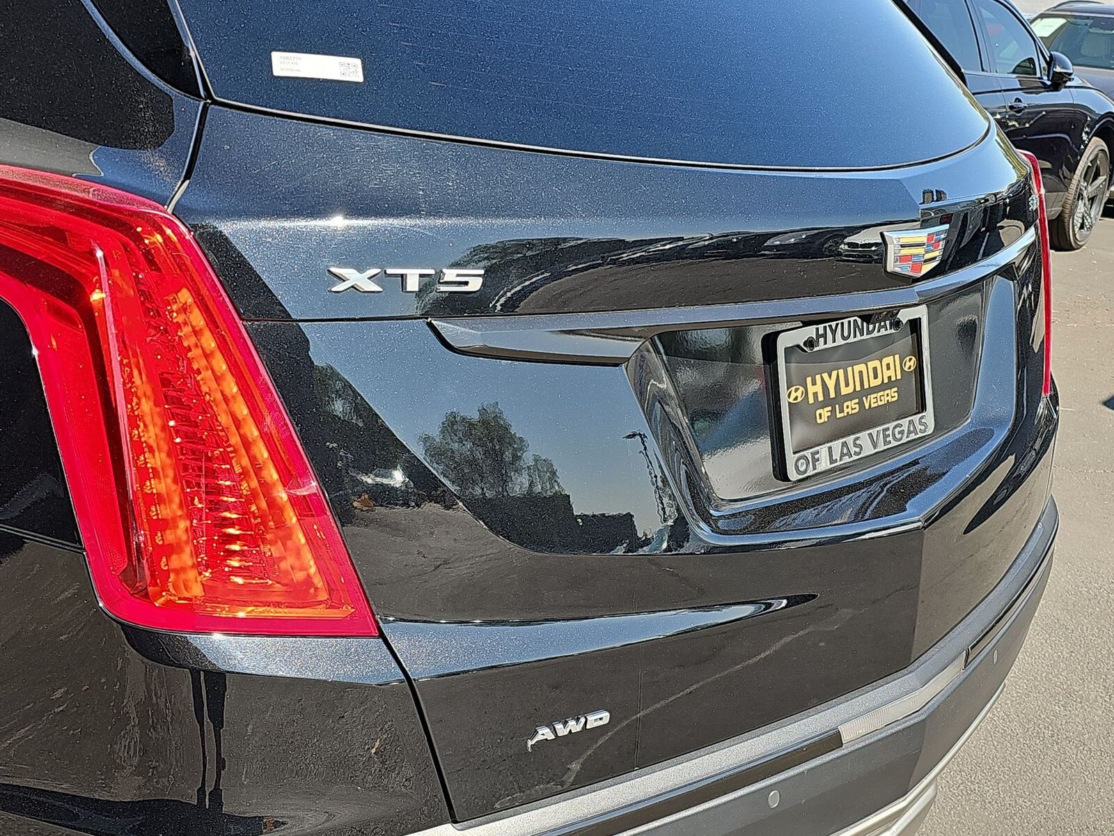 Thumbnail: 2017 Cadillac XT5 - 12