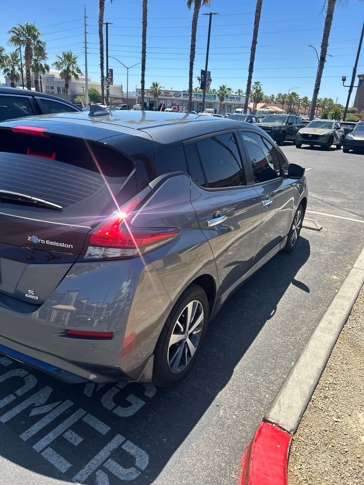 Thumbnail: 2022 Nissan Leaf - 3