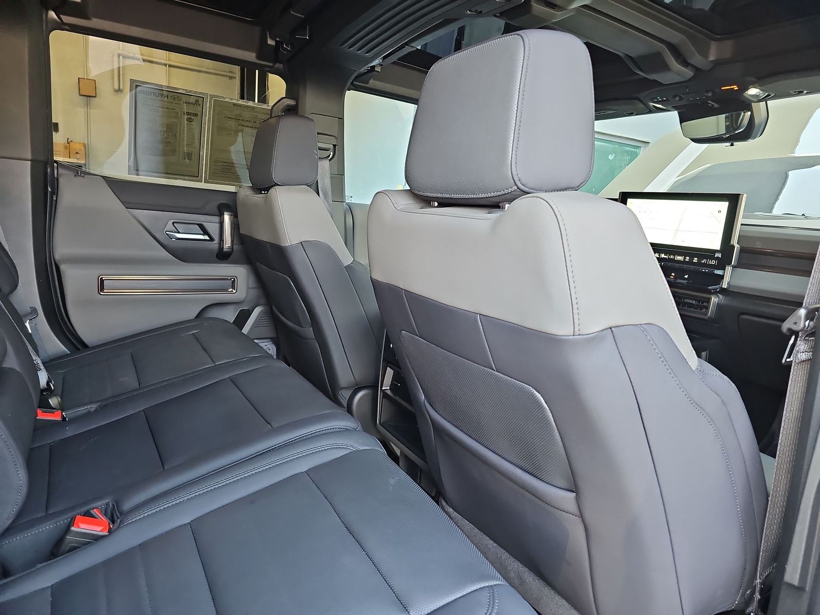 Thumbnail: 2025 GMC Hummer EV - 16