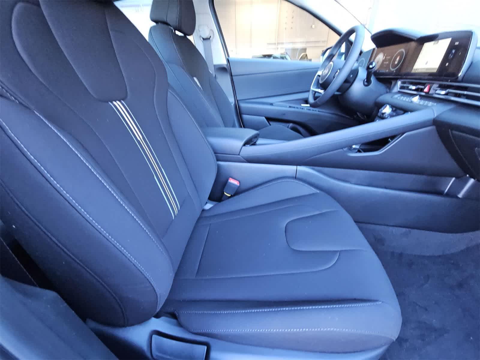 Thumbnail: 2025 Hyundai Elantra - 18