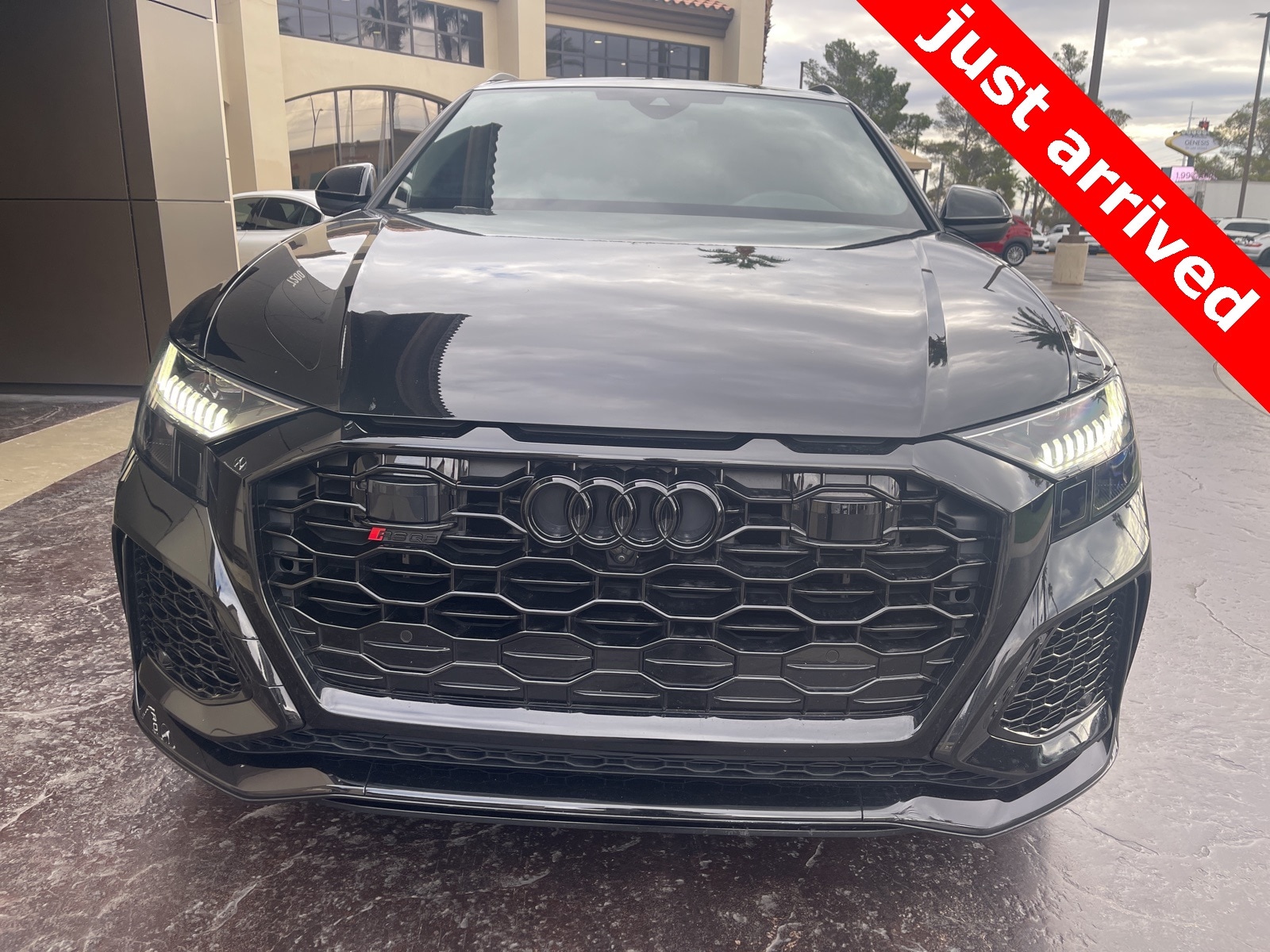 Thumbnail: 2023 Audi RS Q8 - 7