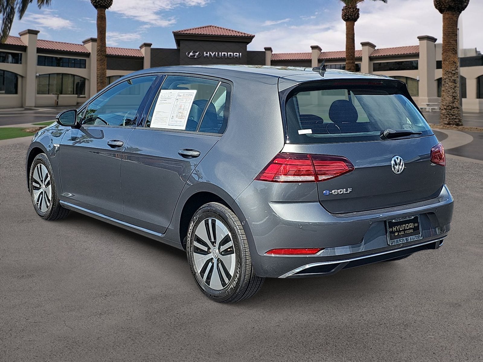 Thumbnail: 2018 Volkswagen e-Golf - 6
