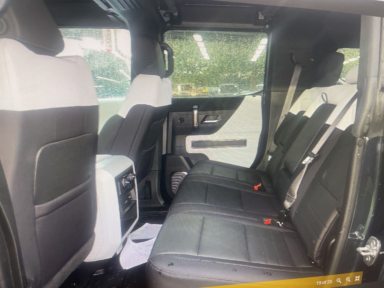 Thumbnail: 2025 GMC Hummer EV - 15